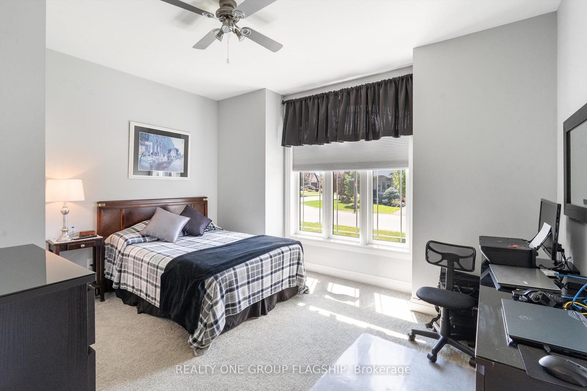 Photo 8 of 104 Berwick Trail, Welland, Hwy 406/Welland — HOMEH