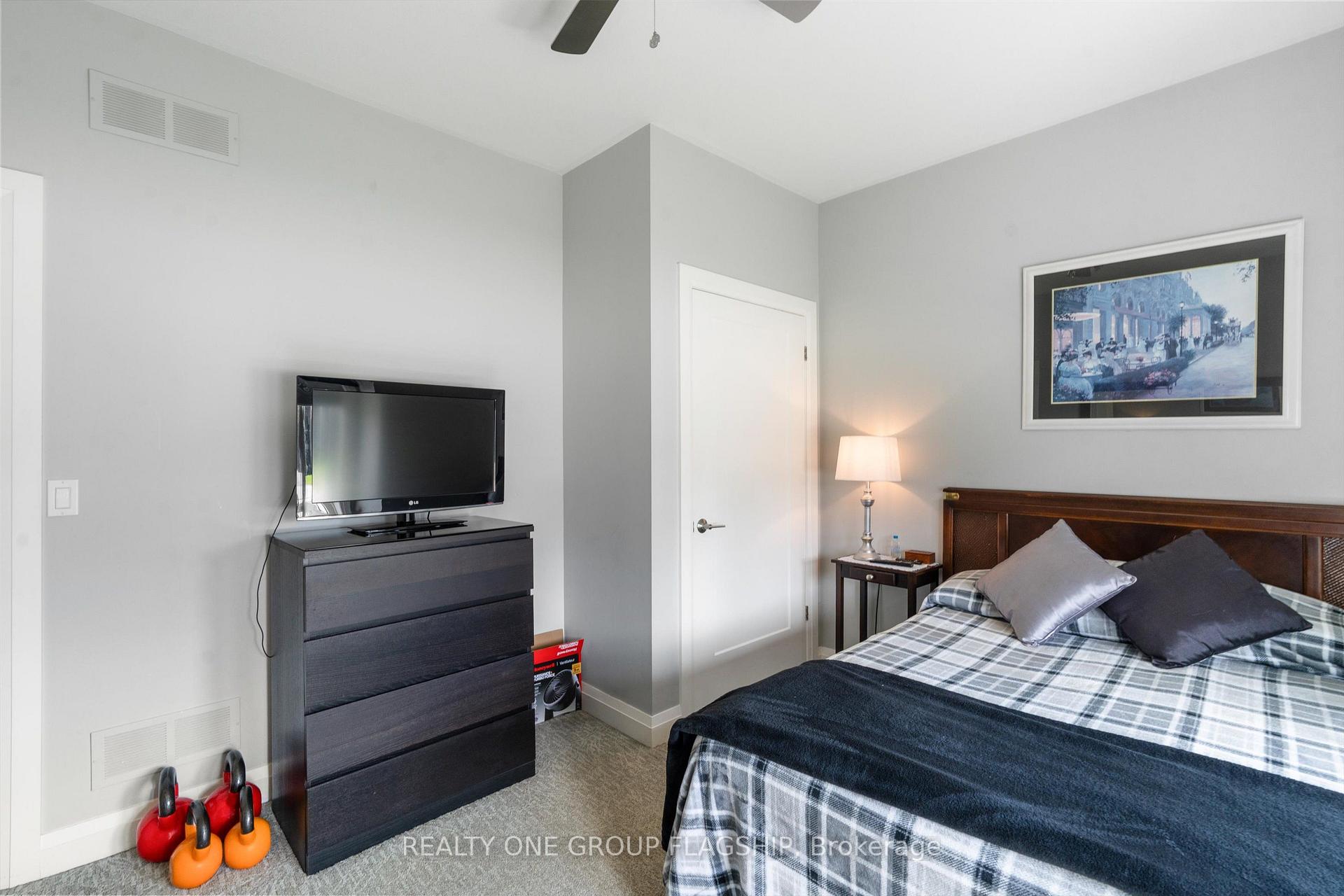 Photo 9 of 104 Berwick Trail, Welland, Hwy 406/Welland — HOMEH