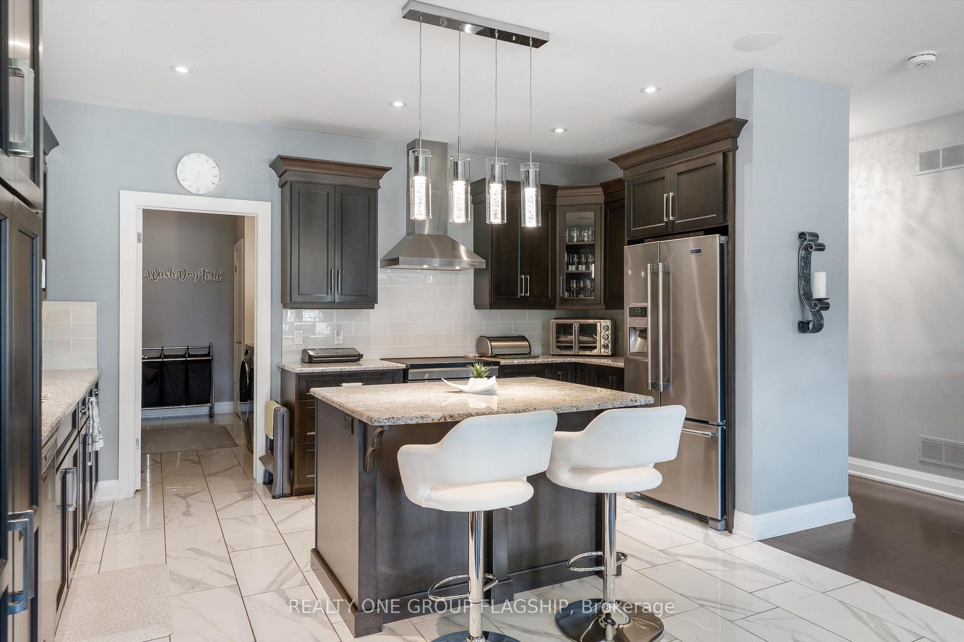 Photo 15 of 104 Berwick Trail, Welland, Hwy 406/Welland — HOMEH