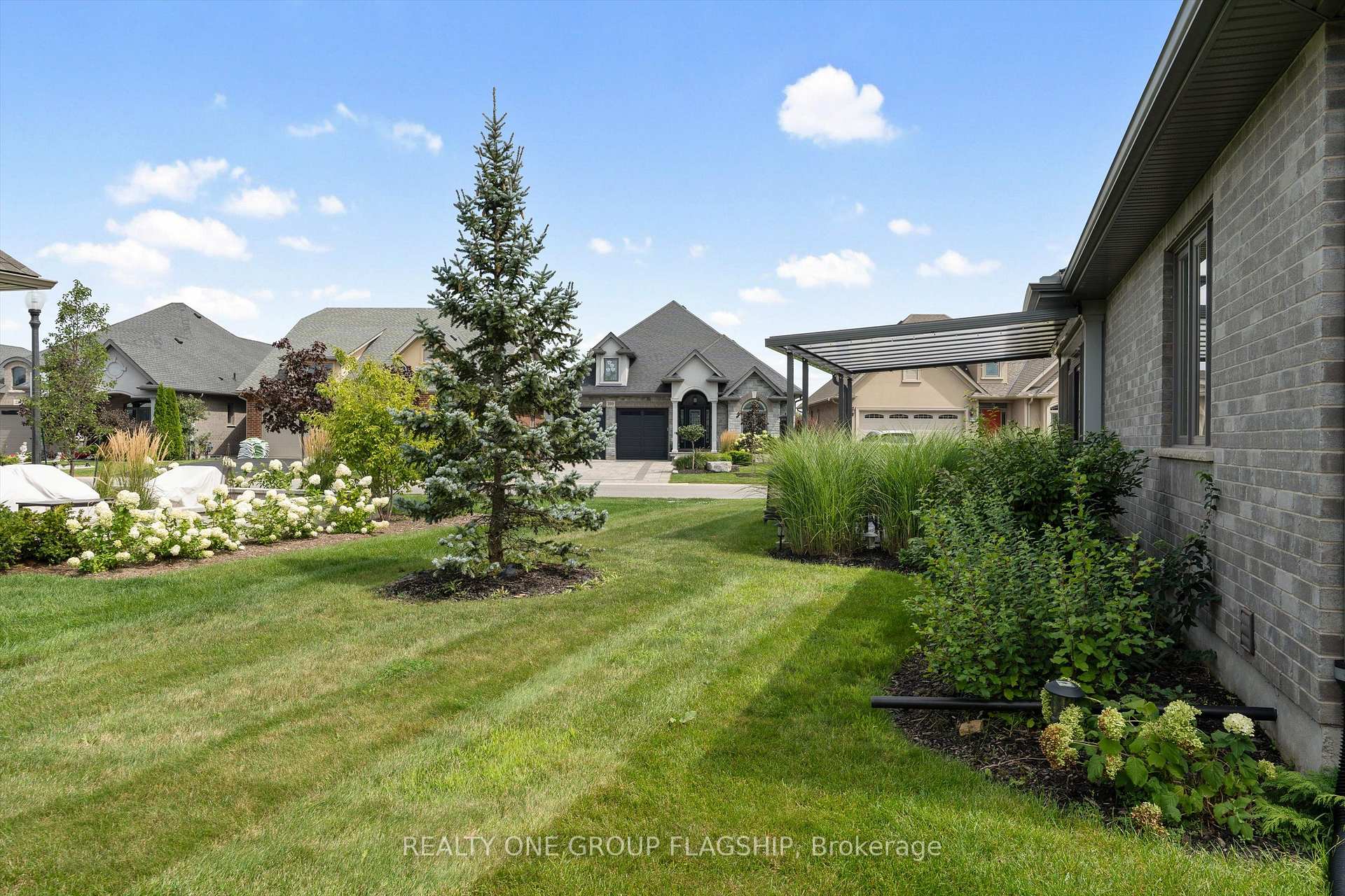 Photo 26 of 104 Berwick Trail, Welland, Hwy 406/Welland — HOMEH