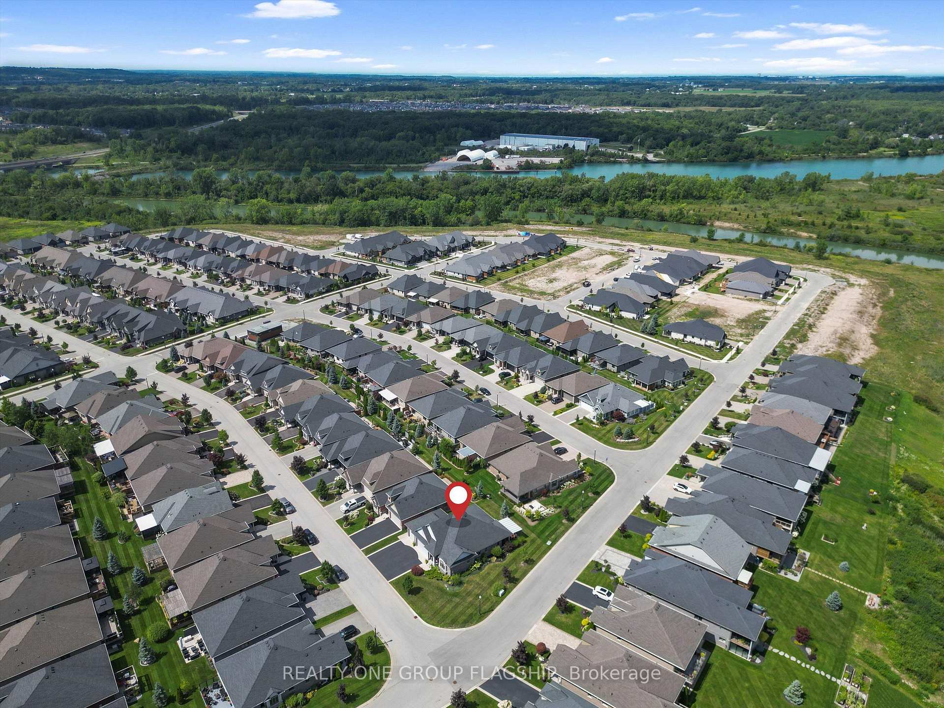 Photo 43 of 104 Berwick Trail, Welland, Hwy 406/Welland — HOMEH