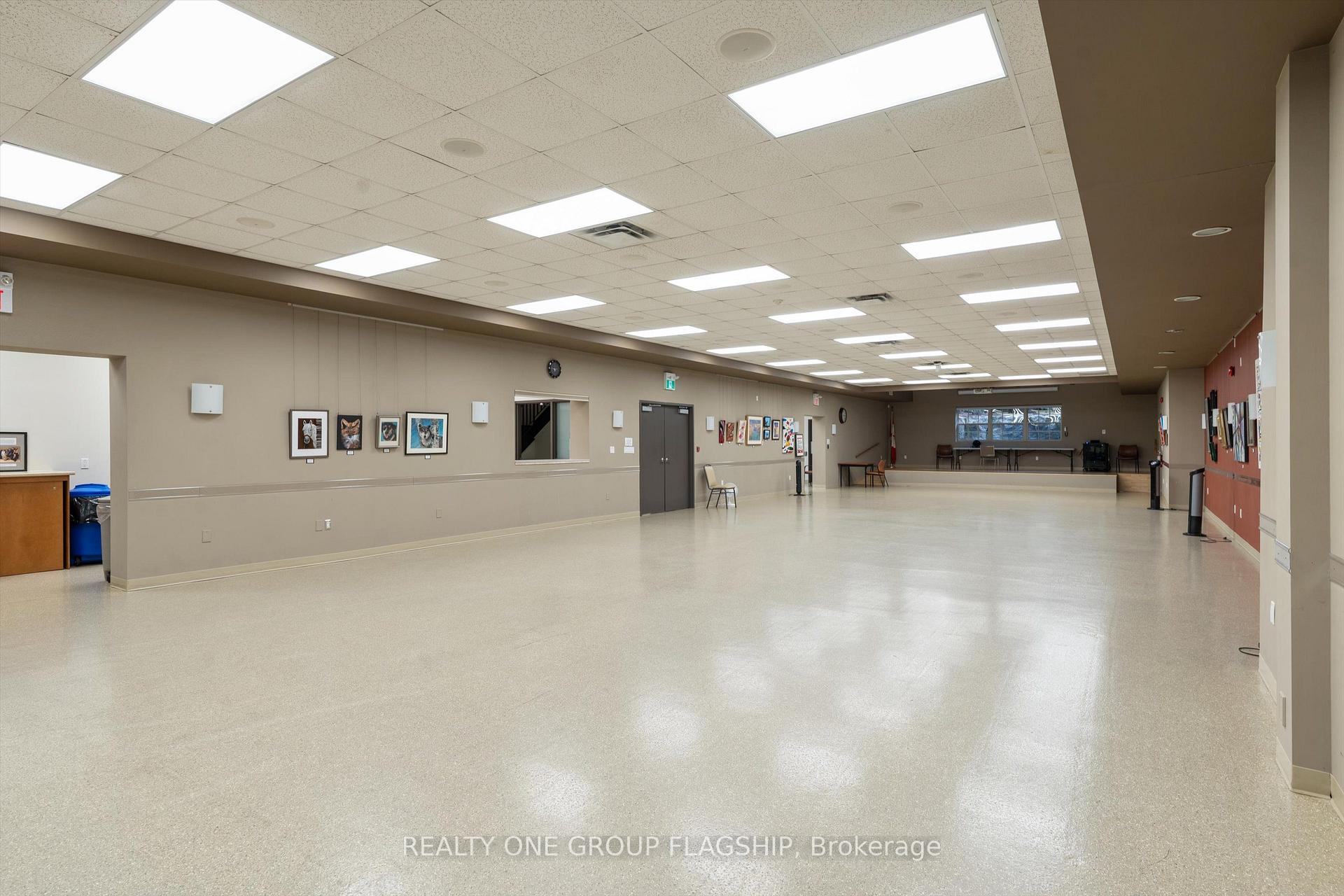 Photo 49 of 104 Berwick Trail, Welland, Hwy 406/Welland — HOMEH