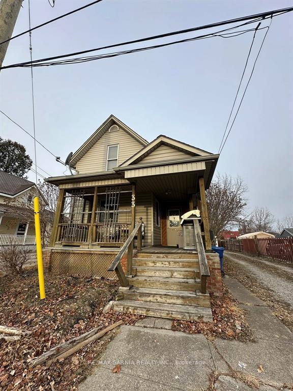 Photo 1 of 33 Richmond Street, Chatham-Kent, Chatham — HOMEH