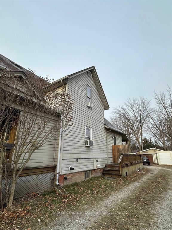 Photo 2 of 33 Richmond Street, Chatham-Kent, Chatham — HOMEH