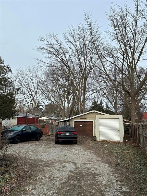 Photo 3 of 33 Richmond Street, Chatham-Kent, Chatham — HOMEH