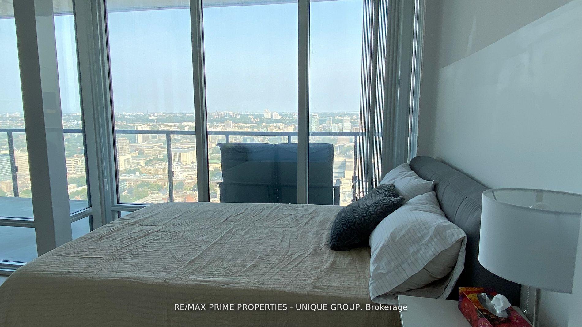 Photo 15 of Unit 3716, 488 University Avenue, Toronto, University — HOMEH
