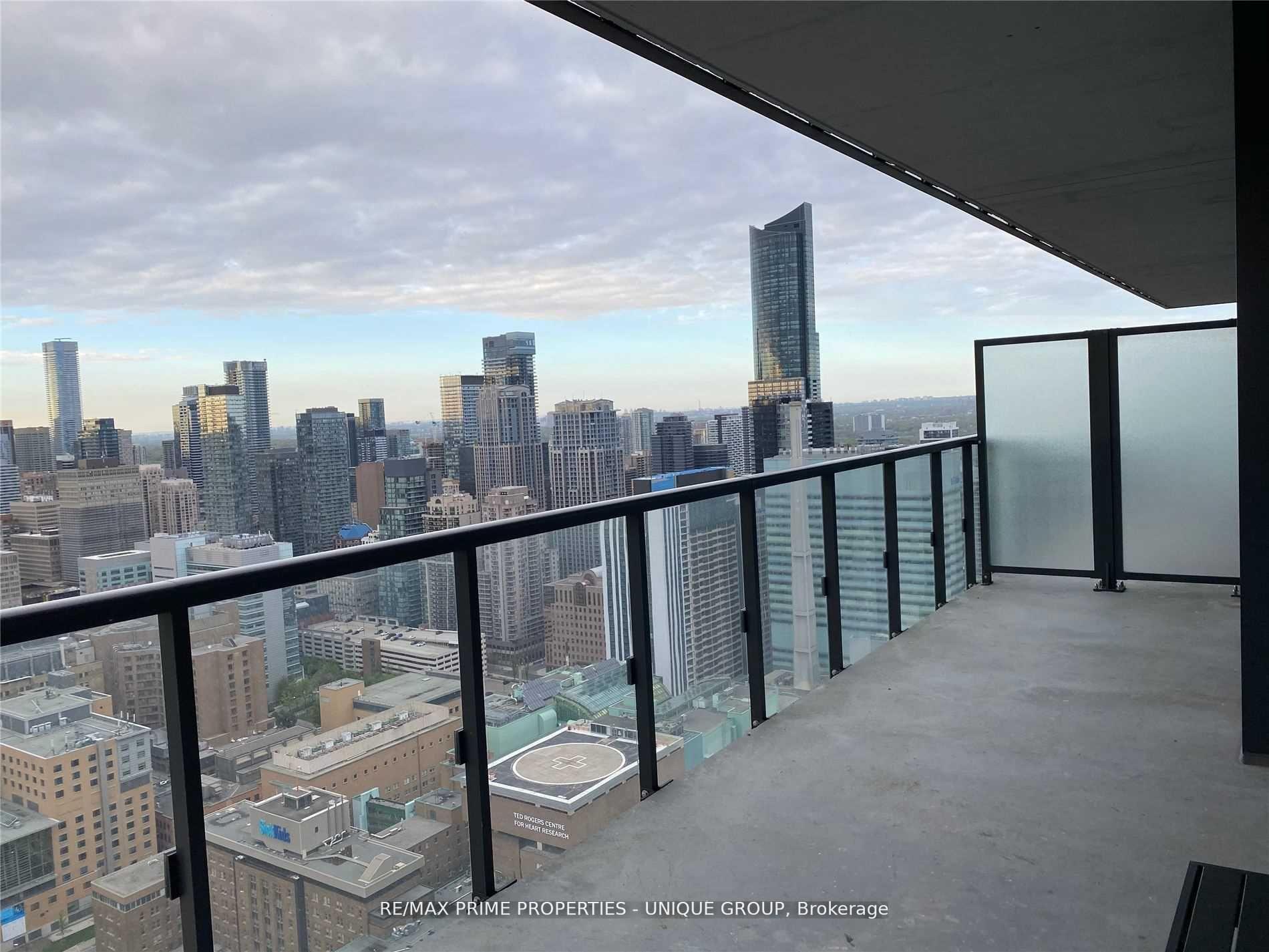 Photo 27 of Unit 3716, 488 University Avenue, Toronto, University — HOMEH