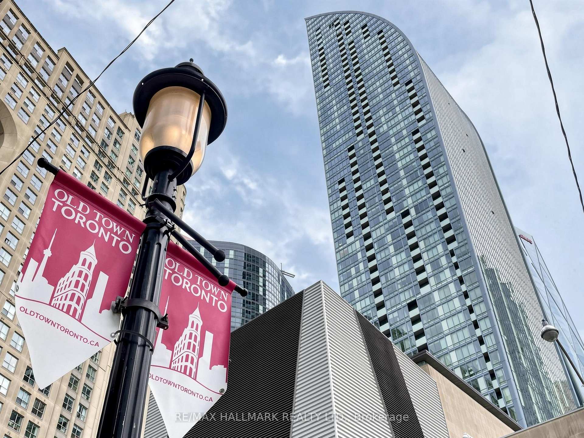 Photo 2 of Unit 2711, 8 The Esplanade Avenue, Toronto, Waterfront Communities — HOMEH