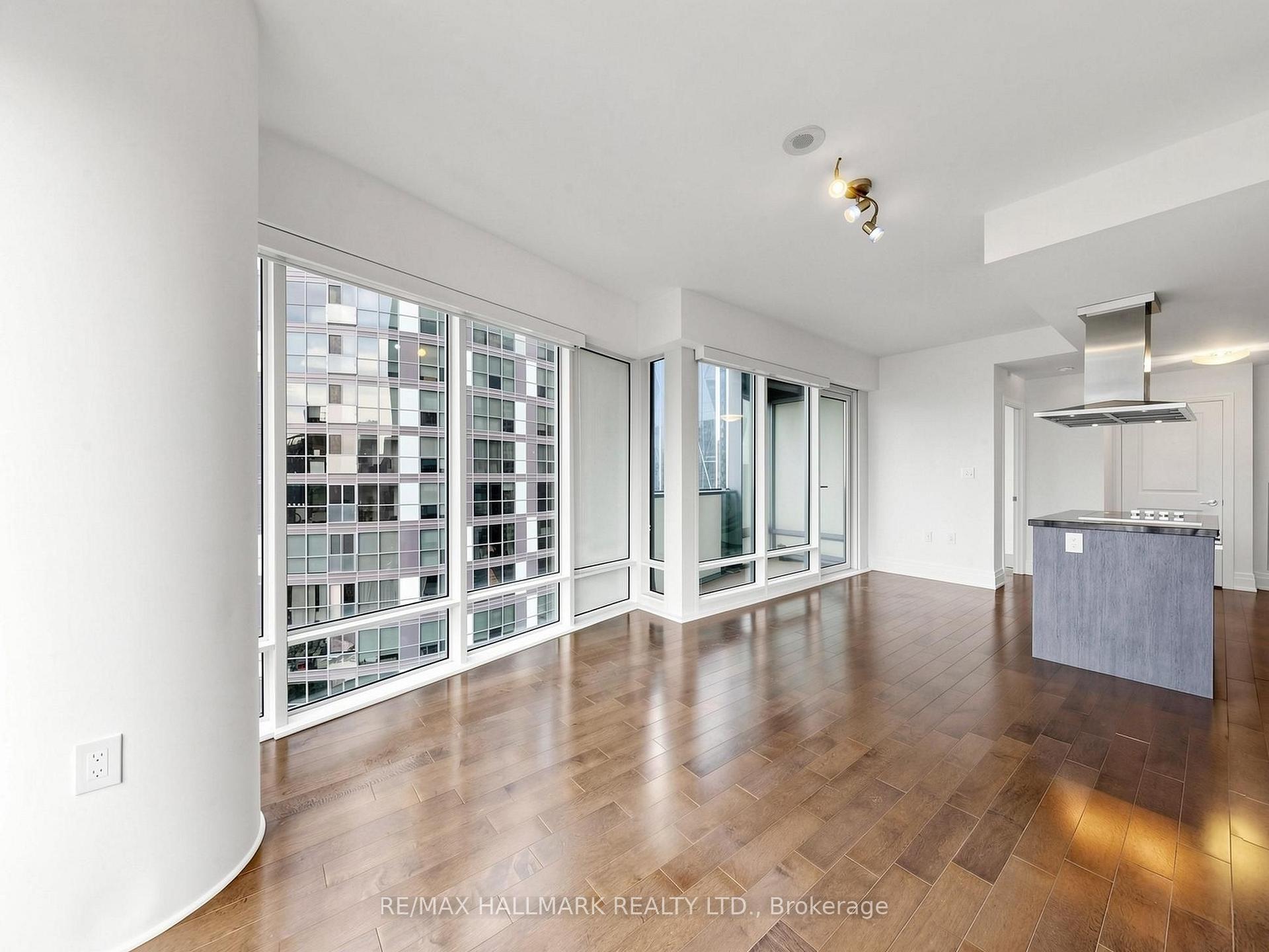 Photo 9 of Unit 2711, 8 The Esplanade Avenue, Toronto, Waterfront Communities — HOMEH