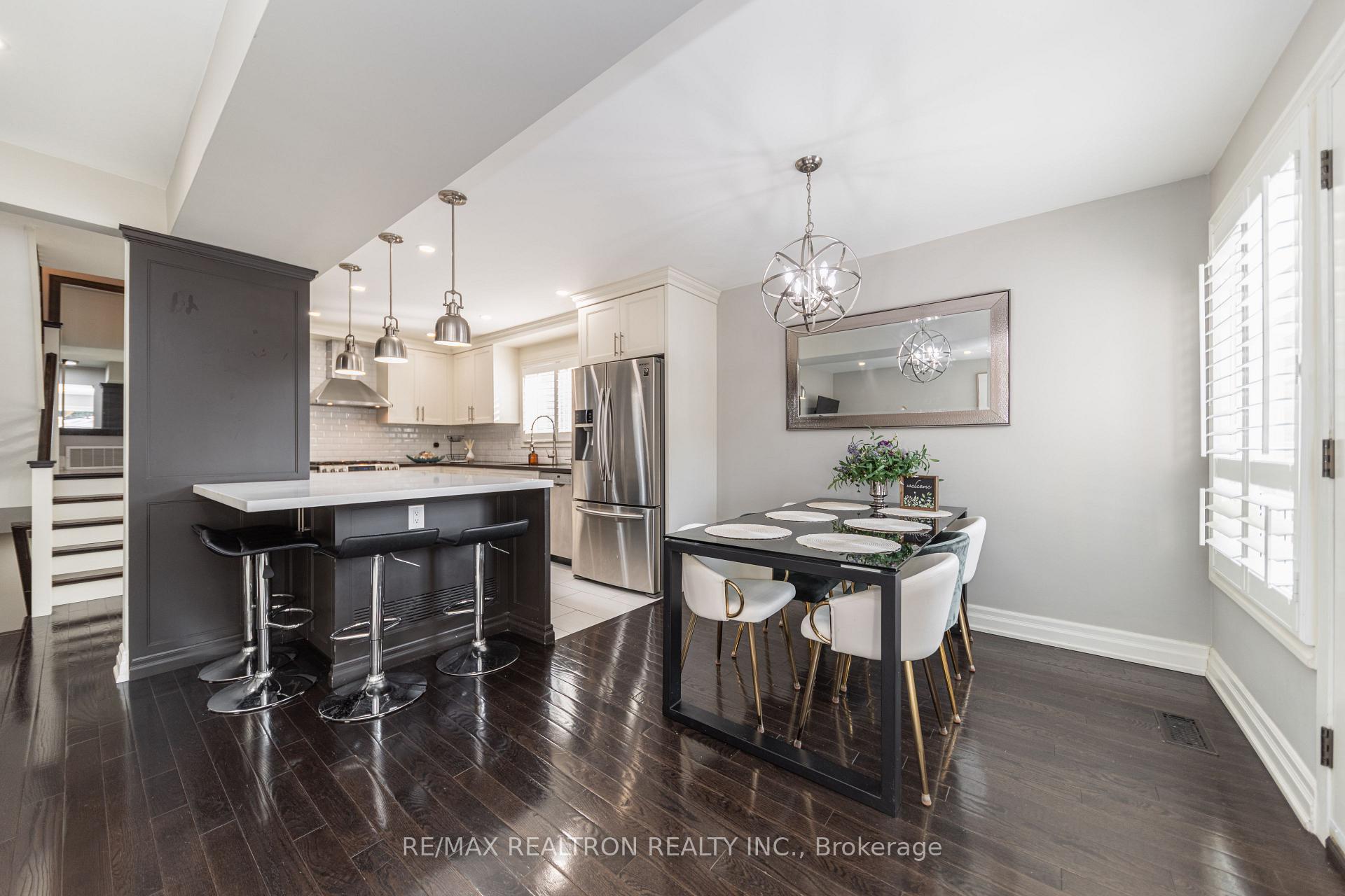 Photo 9 of 2 Lynedock Crescent, North York, Parkwoods-Donalda — HOMEH