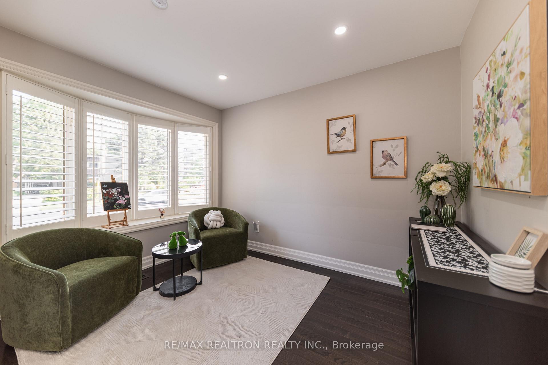 Photo 17 of 2 Lynedock Crescent, North York, Parkwoods-Donalda — HOMEH