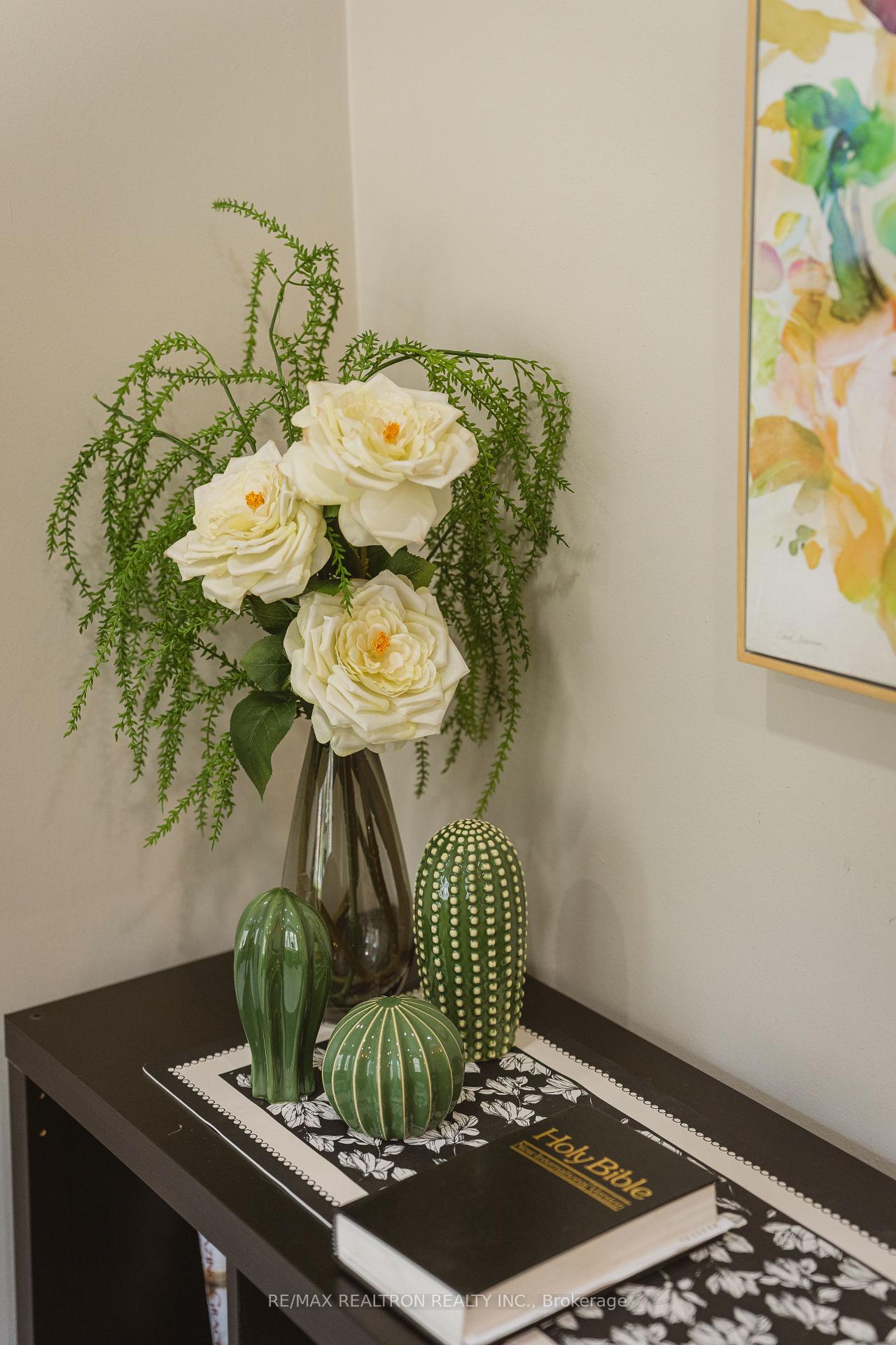 Photo 19 of 2 Lynedock Crescent, North York, Parkwoods-Donalda — HOMEH