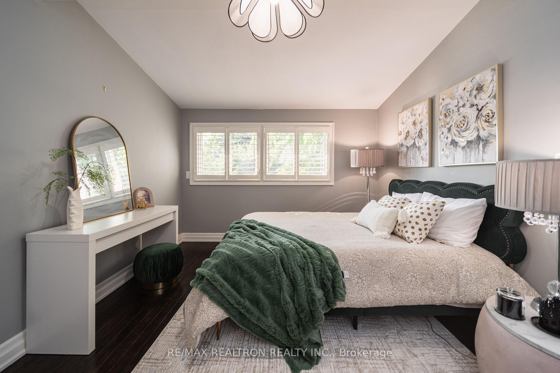 Photo 20 of 2 Lynedock Crescent, North York, Parkwoods-Donalda — HOMEH
