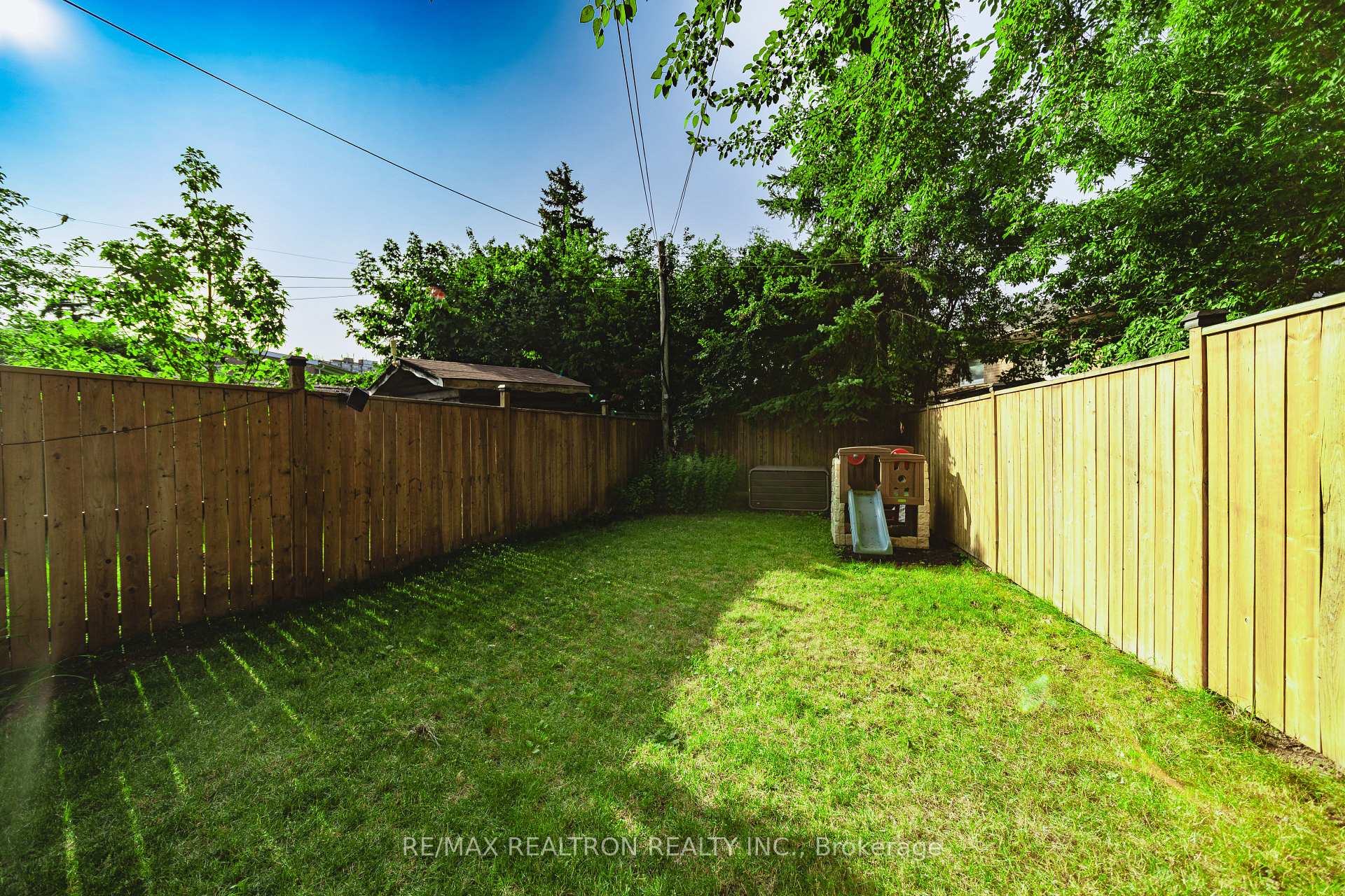 Photo 38 of 2 Lynedock Crescent, North York, Parkwoods-Donalda — HOMEH