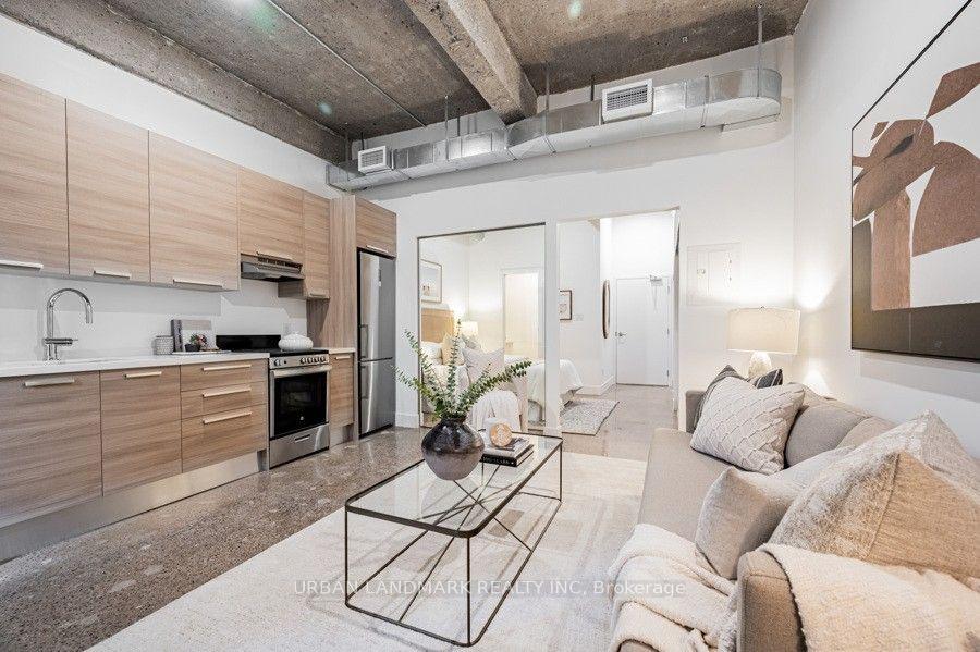 Photo 4 of Unit 602, 9 St. Nicholas Street, Toronto, Bay Street Corridor — HOMEH