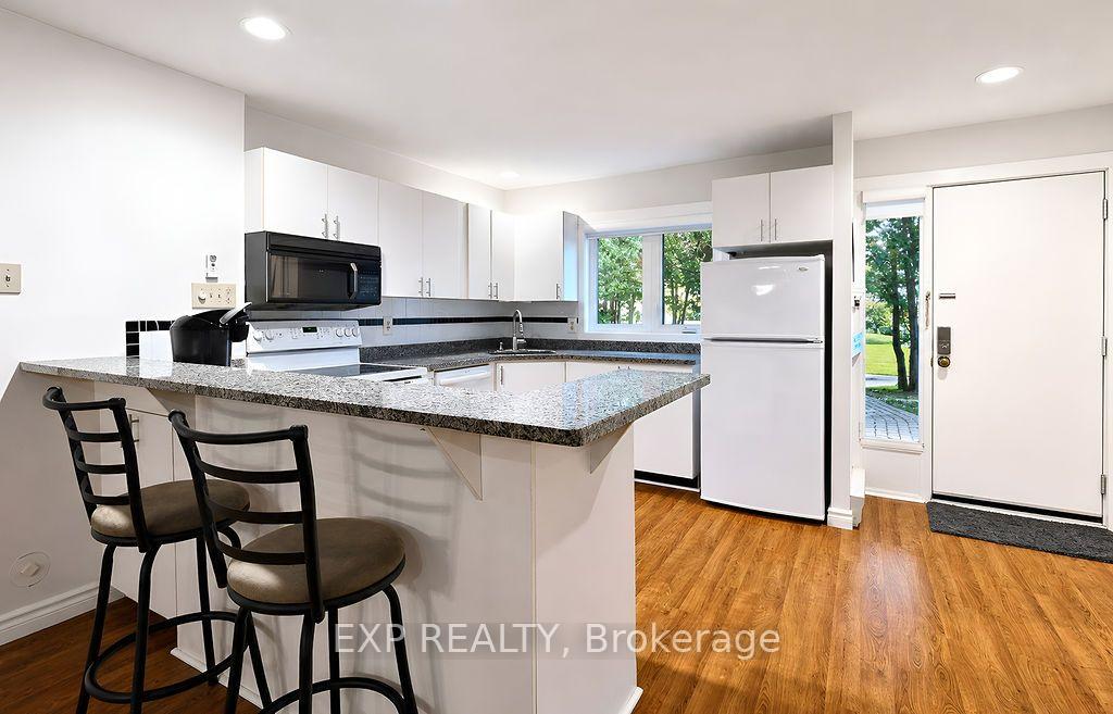 Photo 3 of 576 Oxbow Crescent, Collingwood — HOMEH