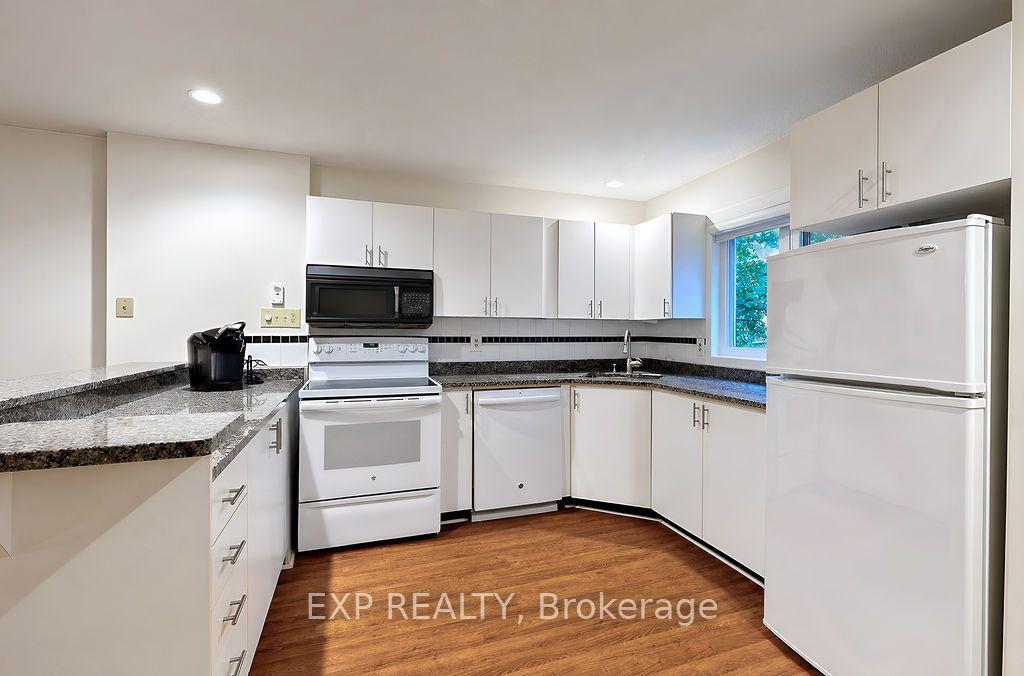 Photo 4 of 576 Oxbow Crescent, Collingwood — HOMEH