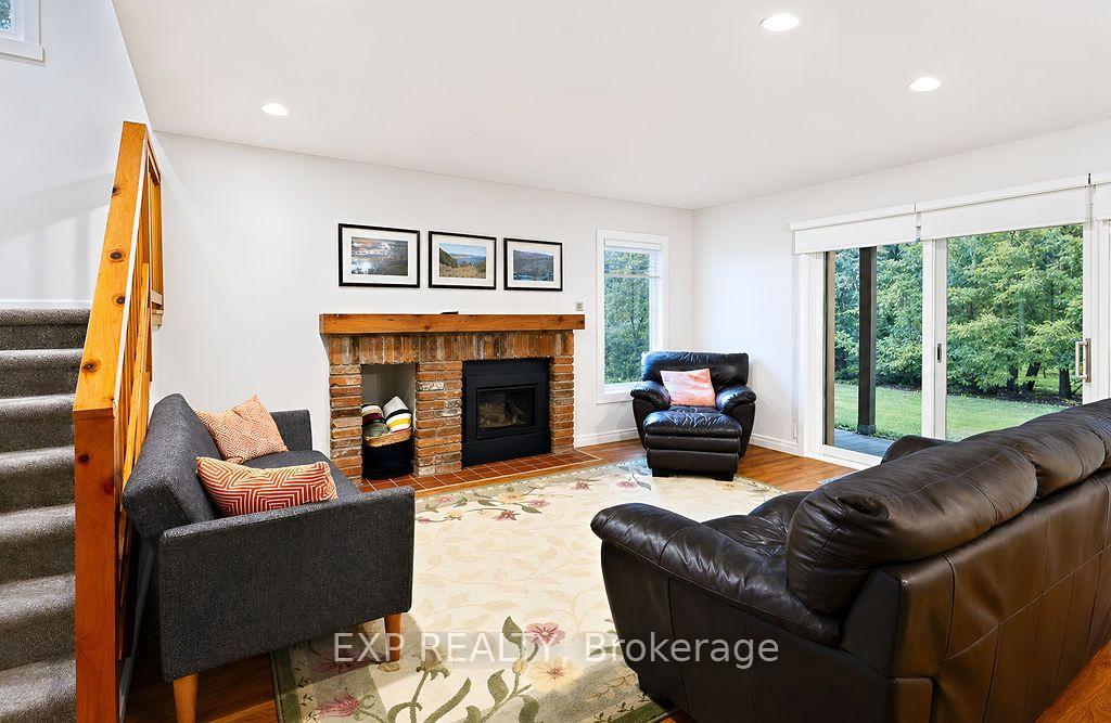 Photo 7 of 576 Oxbow Crescent, Collingwood — HOMEH