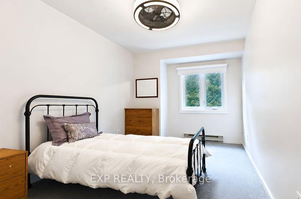Photo 19 of 576 Oxbow Crescent, Collingwood — HOMEH