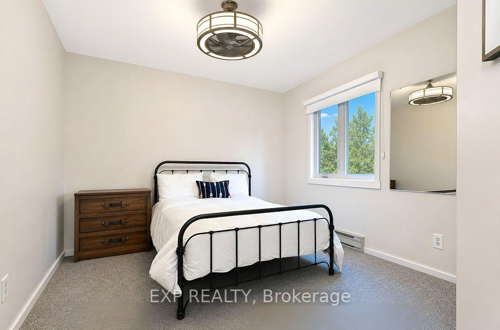 Photo 20 of 576 Oxbow Crescent, Collingwood — HOMEH