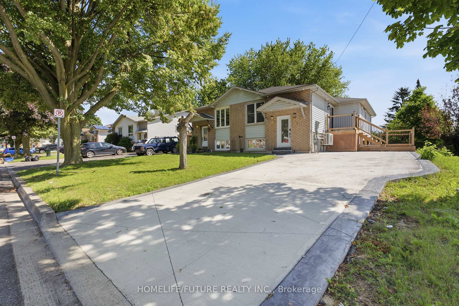 Photo 1 of 1 Lockhart Gate, Clarington, Bowmanville — HOMEH