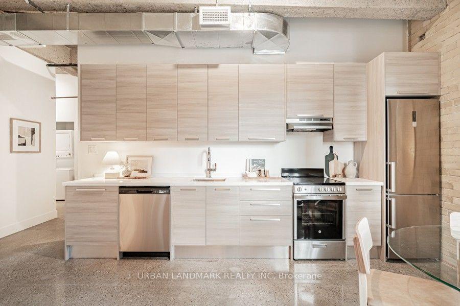 Photo 5 of Unit 501, 9 St. Nicholas Street, Toronto, Bay Street Corridor — HOMEH