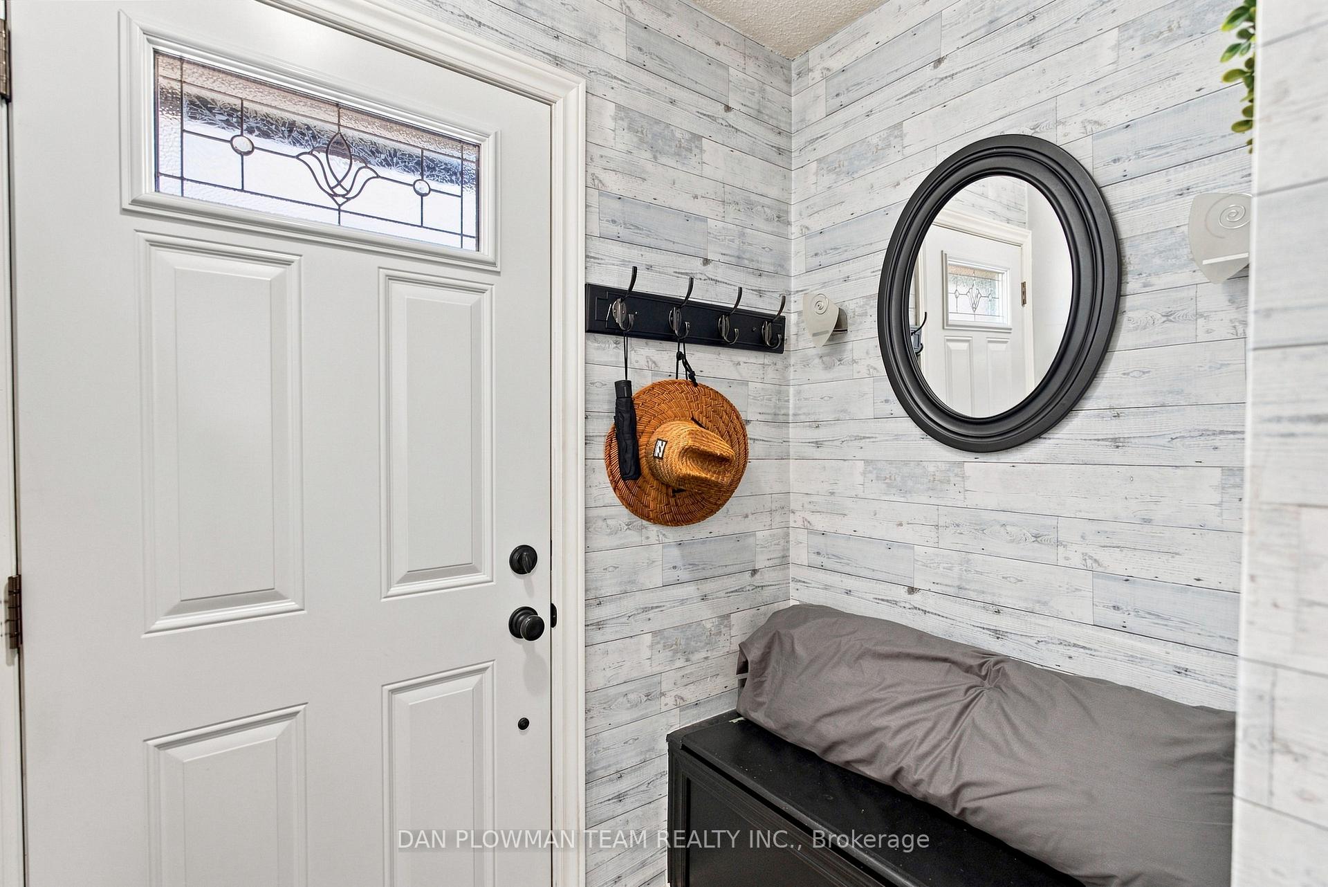 Photo 5 of Unit 2, 72 Martin Road, Clarington, Bowmanville — HOMEH