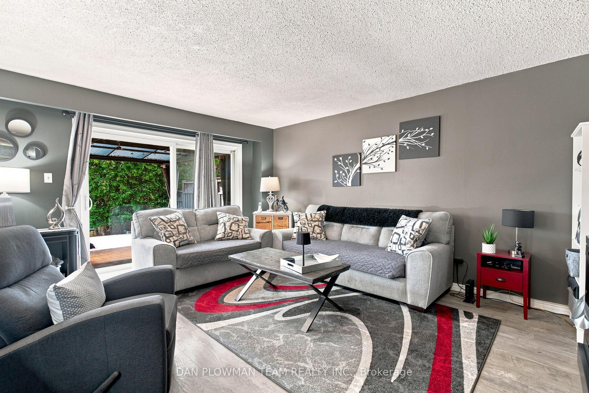 Photo 6 of Unit 2, 72 Martin Road, Clarington, Bowmanville — HOMEH