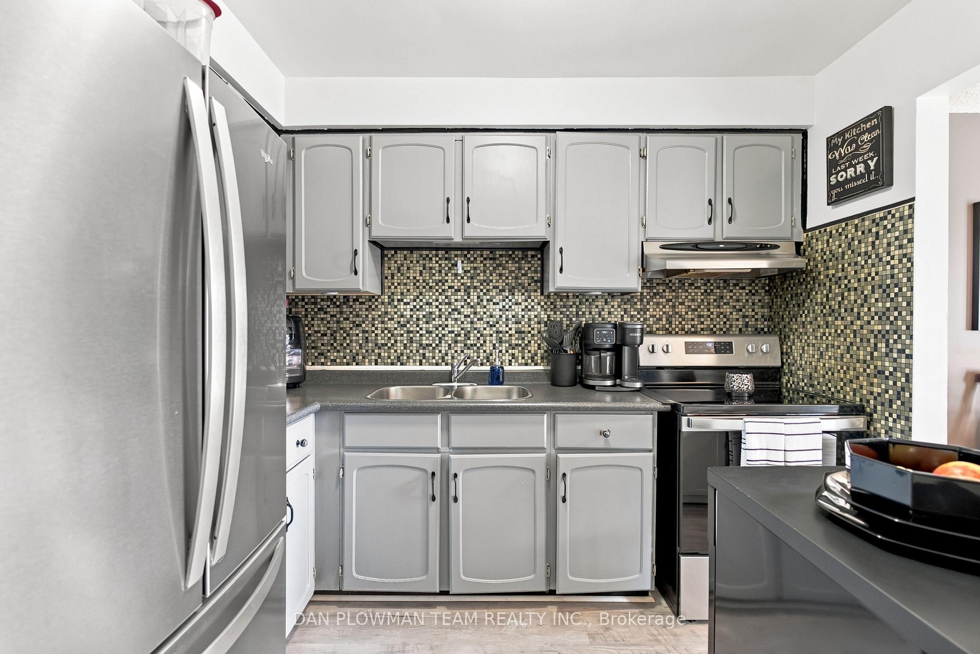 Photo 12 of Unit 2, 72 Martin Road, Clarington, Bowmanville — HOMEH