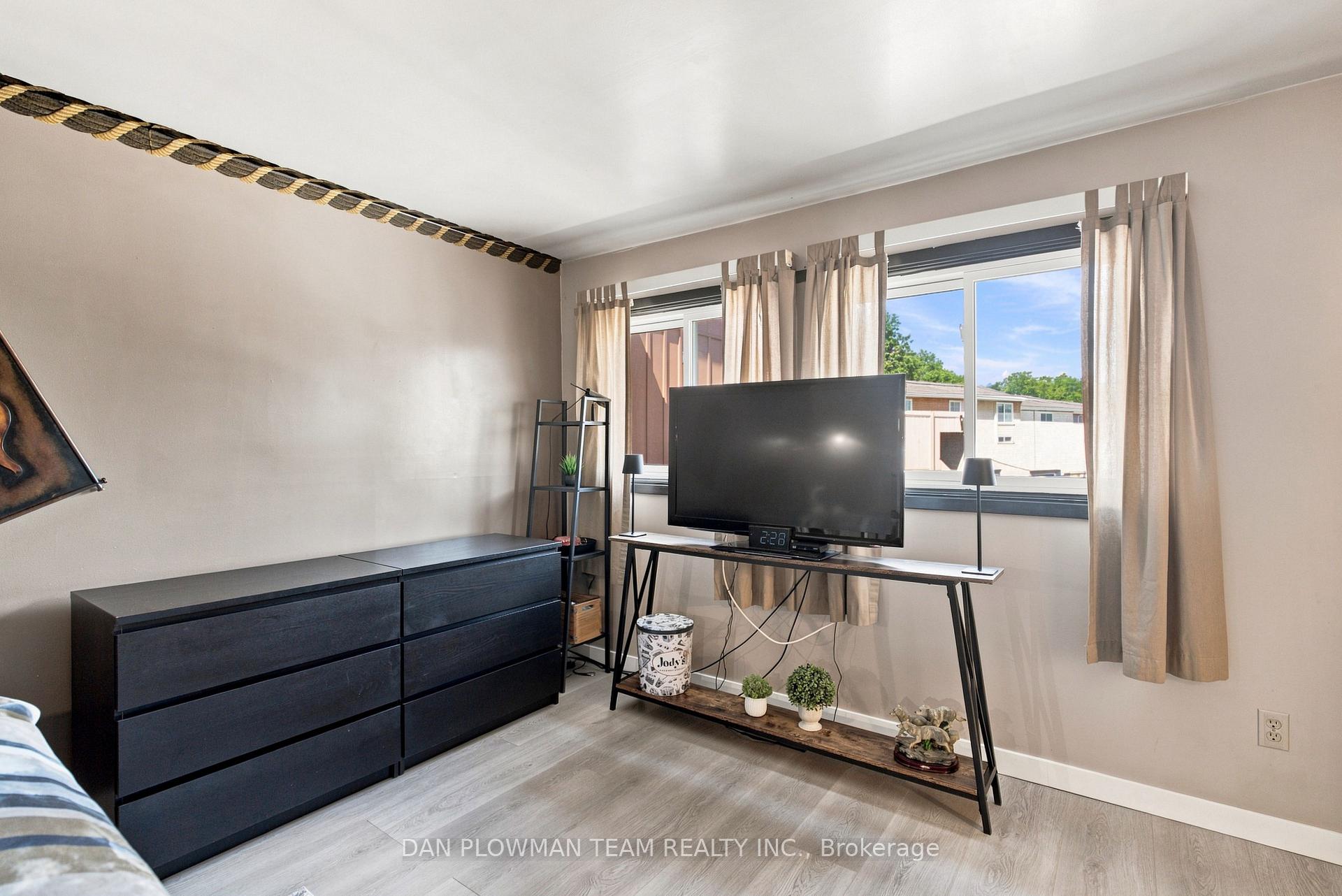 Photo 15 of Unit 2, 72 Martin Road, Clarington, Bowmanville — HOMEH