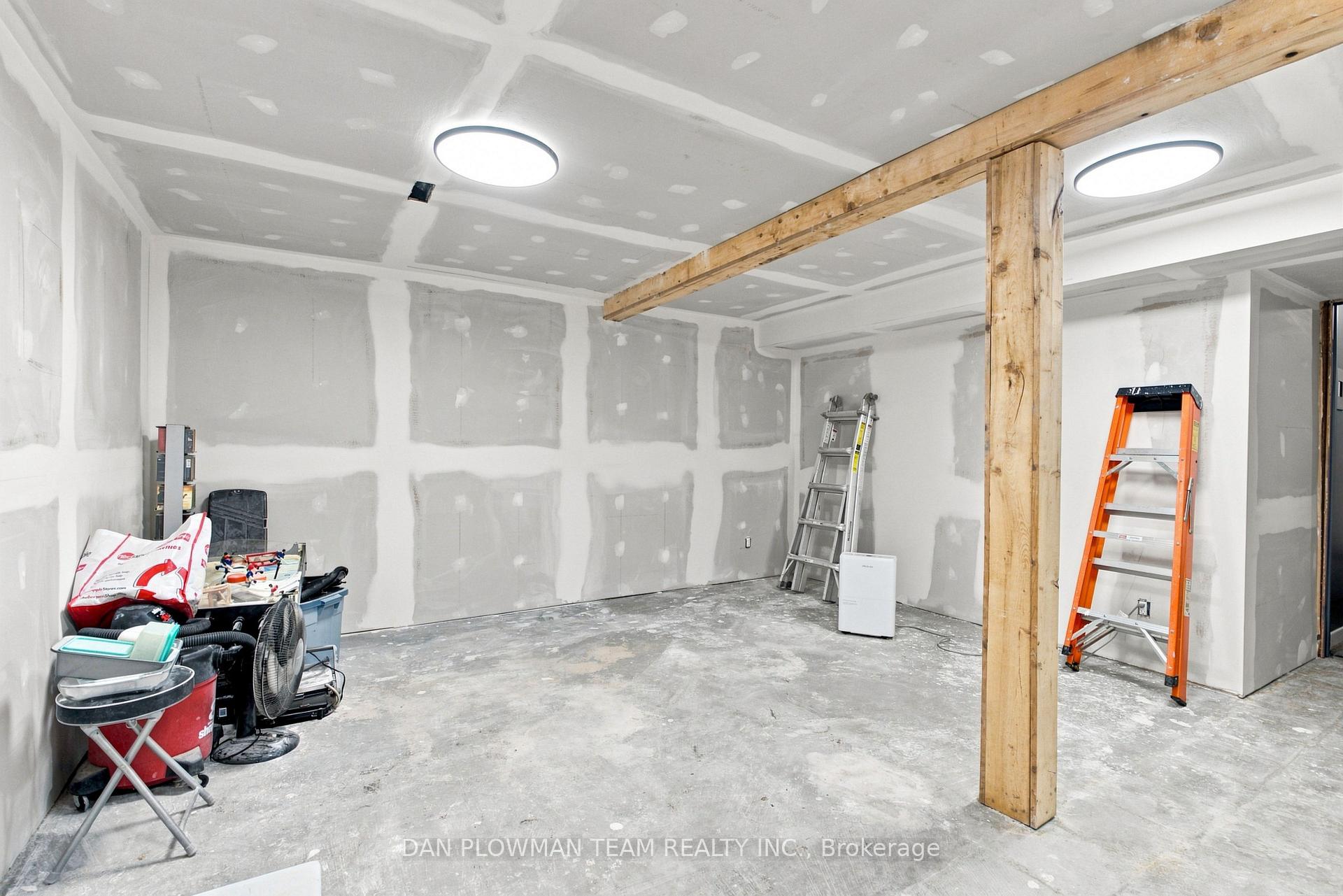 Photo 22 of Unit 2, 72 Martin Road, Clarington, Bowmanville — HOMEH