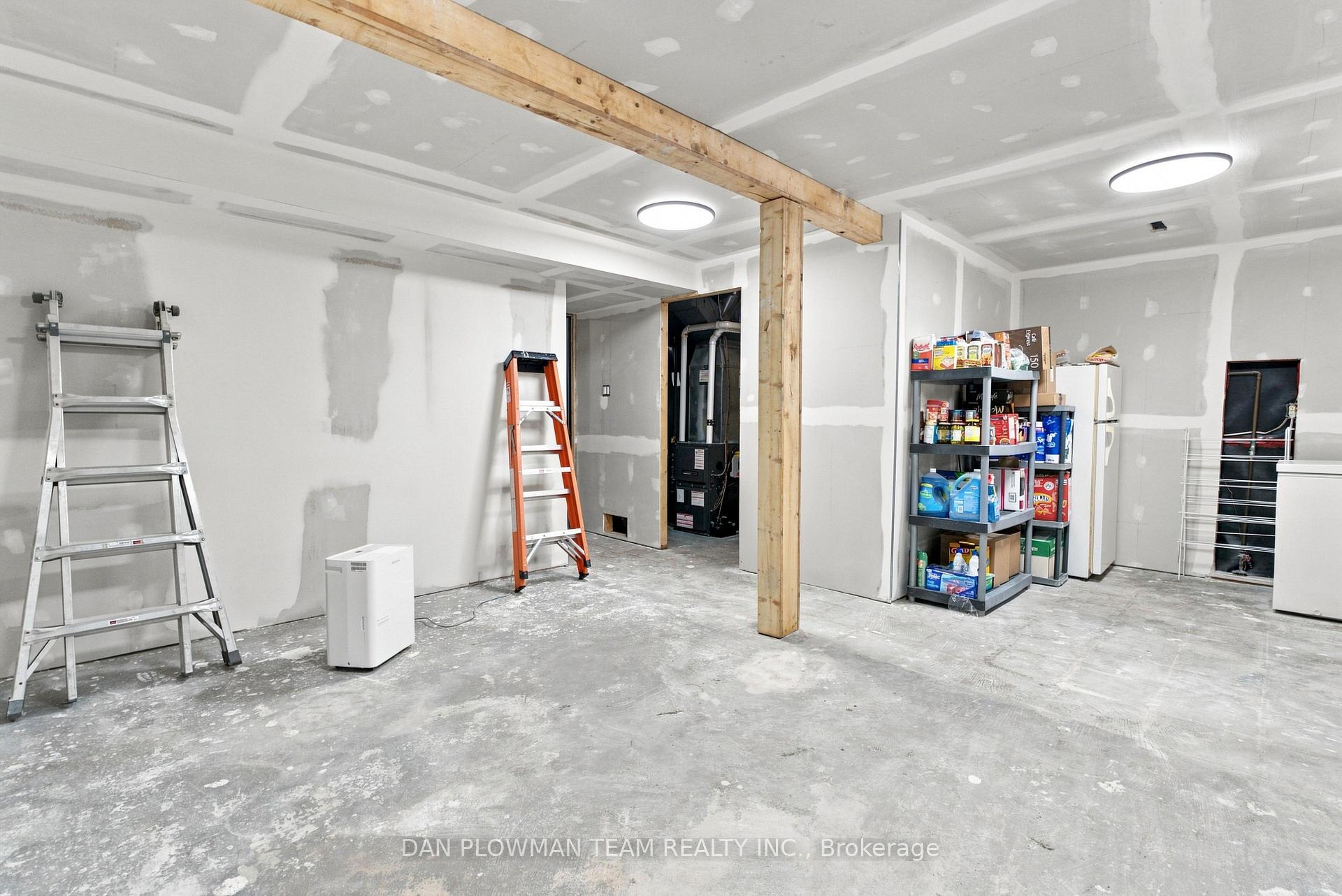 Photo 23 of Unit 2, 72 Martin Road, Clarington, Bowmanville — HOMEH