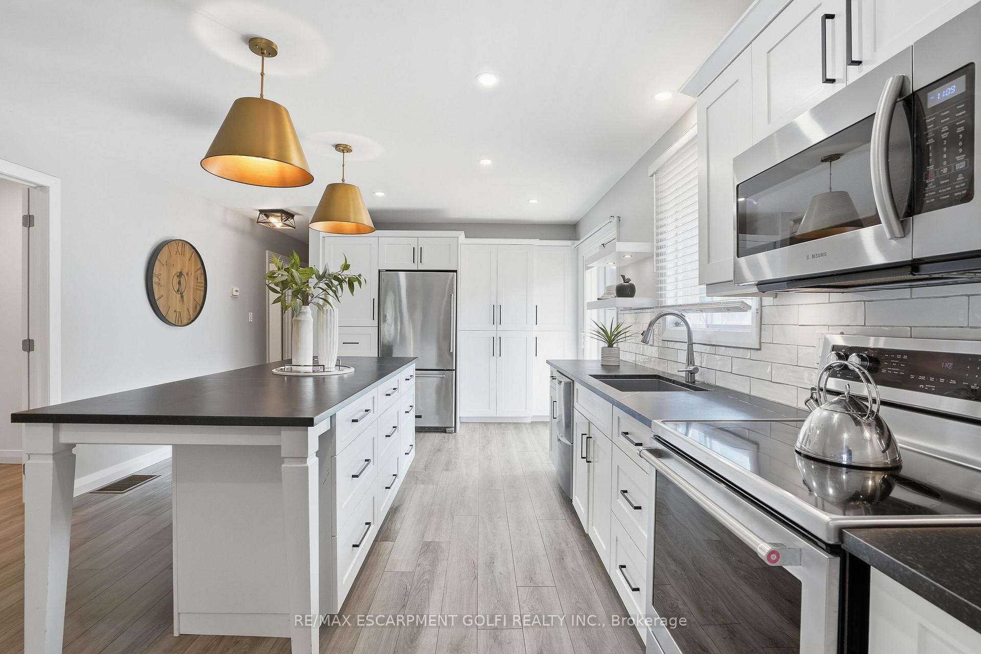 Photo 17 of 4533 Carriage Road, Lincoln, Lincoln Lake — HOMEH