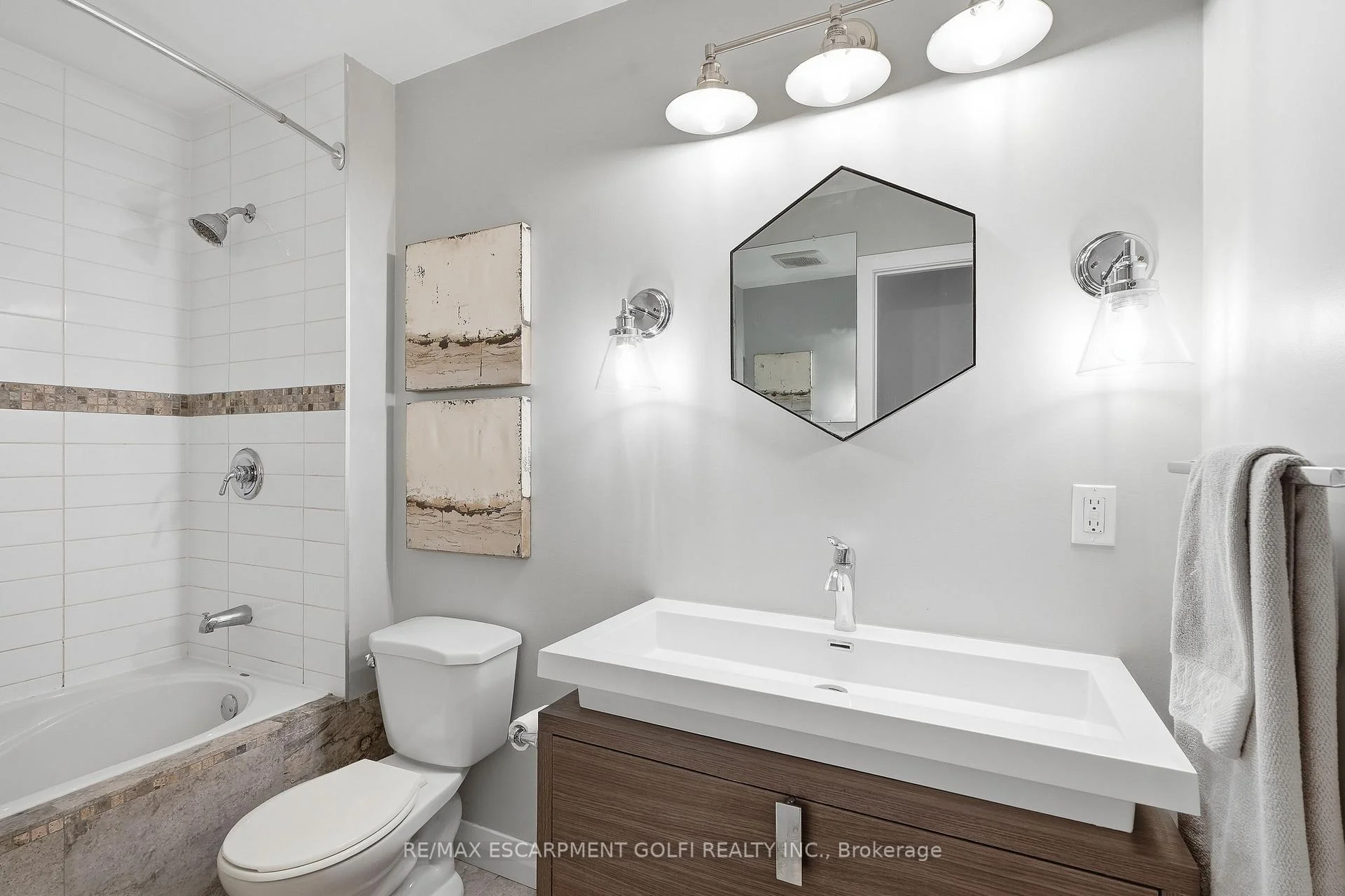 Photo 36 of 4533 Carriage Road, Lincoln, Lincoln Lake — HOMEH