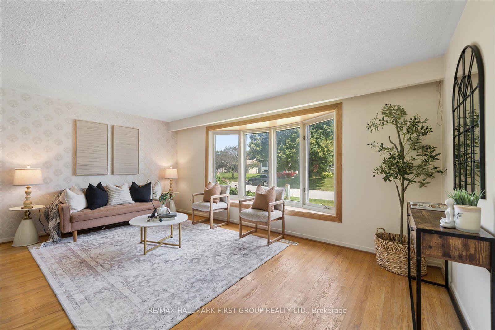 Photo 3 of 13 Lawrie Road, Ajax, South East — HOMEH