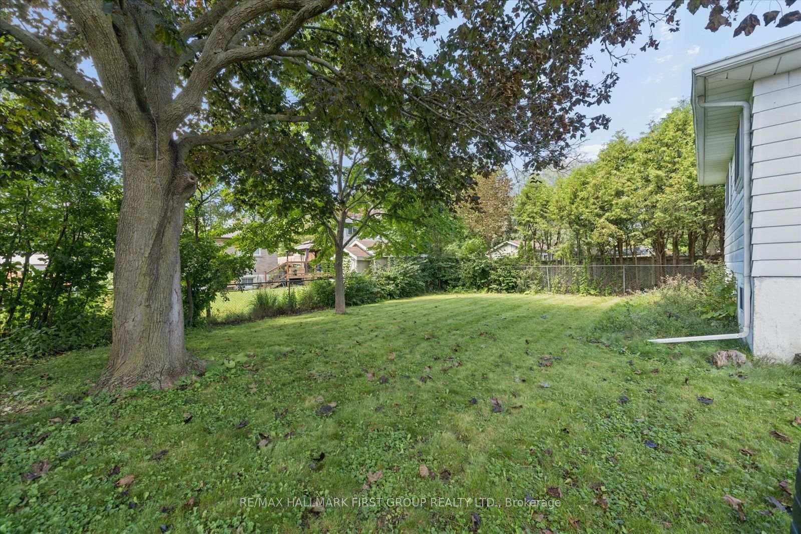 Photo 19 of 13 Lawrie Road, Ajax, South East — HOMEH