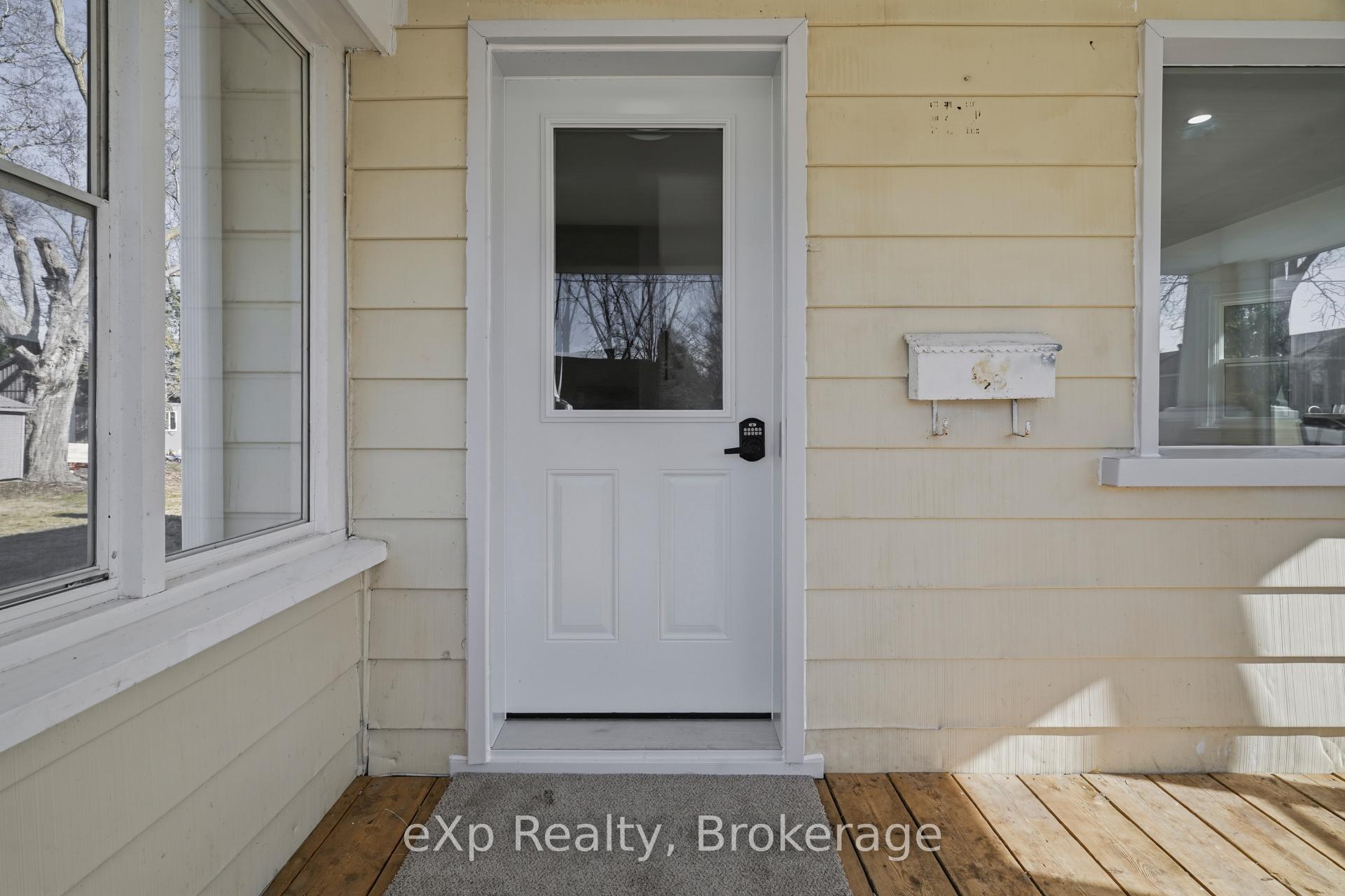Photo 3 of 192 William Street W, North Middlesex, Parkhill — HOMEH