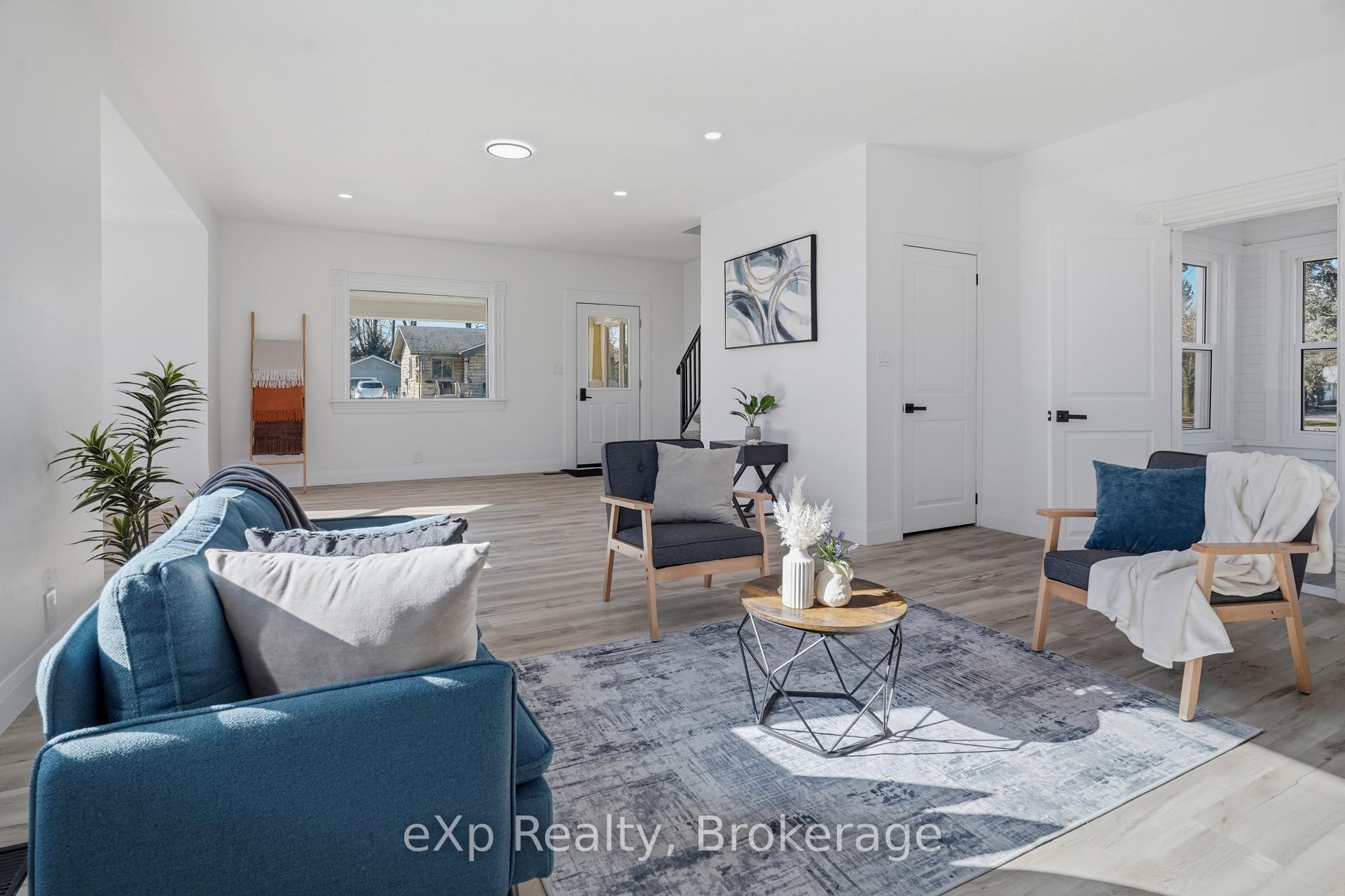 Photo 11 of 192 William Street W, North Middlesex, Parkhill — HOMEH