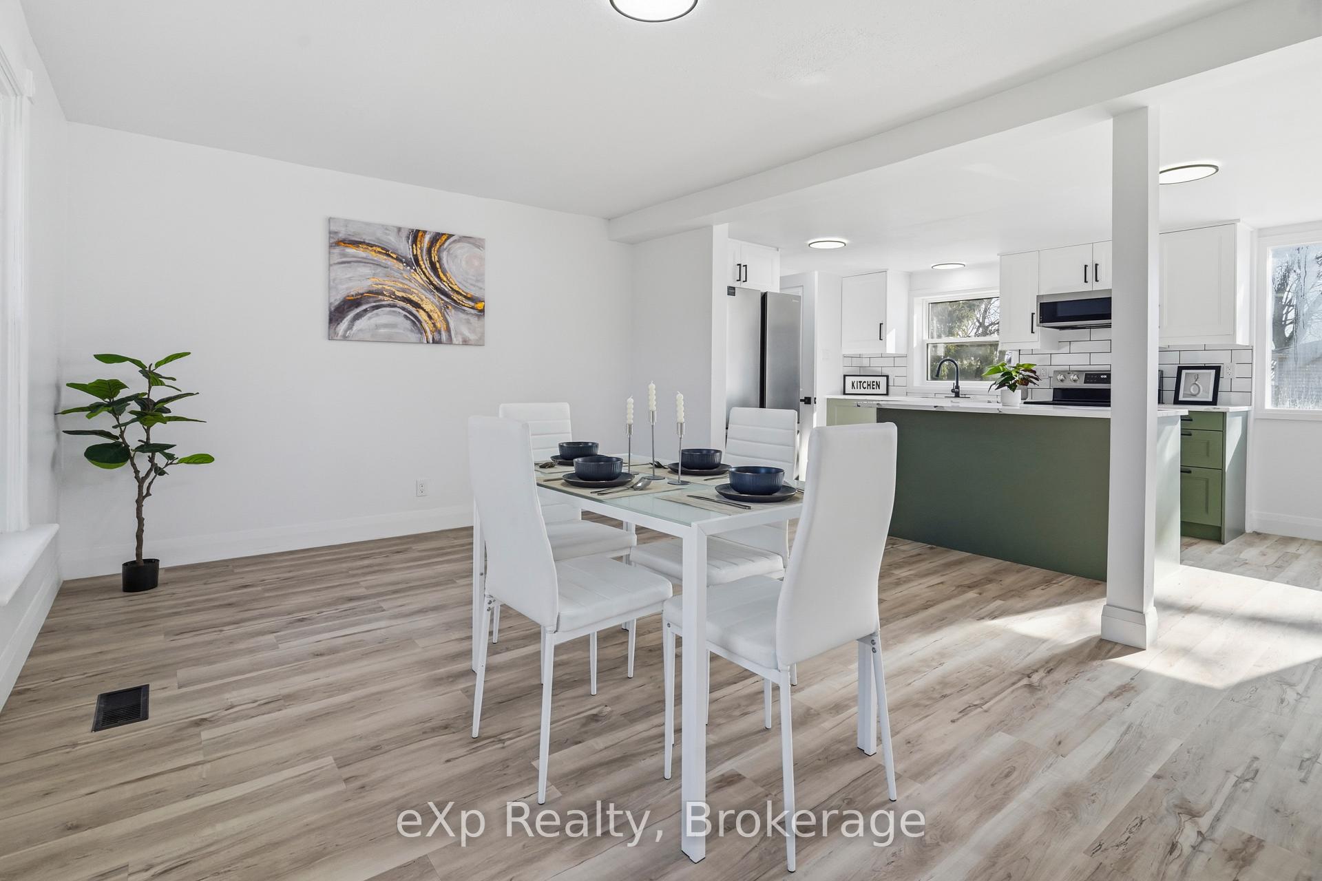 Photo 20 of 192 William Street W, North Middlesex, Parkhill — HOMEH