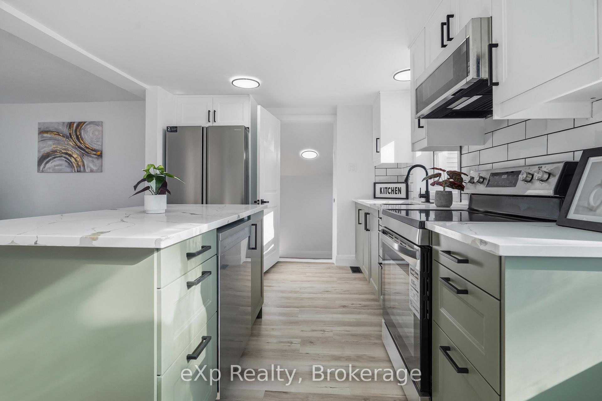 Photo 24 of 192 William Street W, North Middlesex, Parkhill — HOMEH