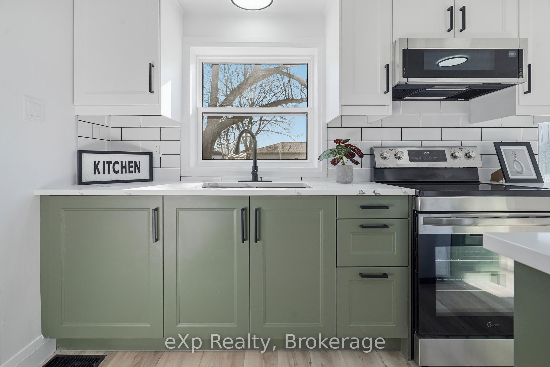 Photo 26 of 192 William Street W, North Middlesex, Parkhill — HOMEH