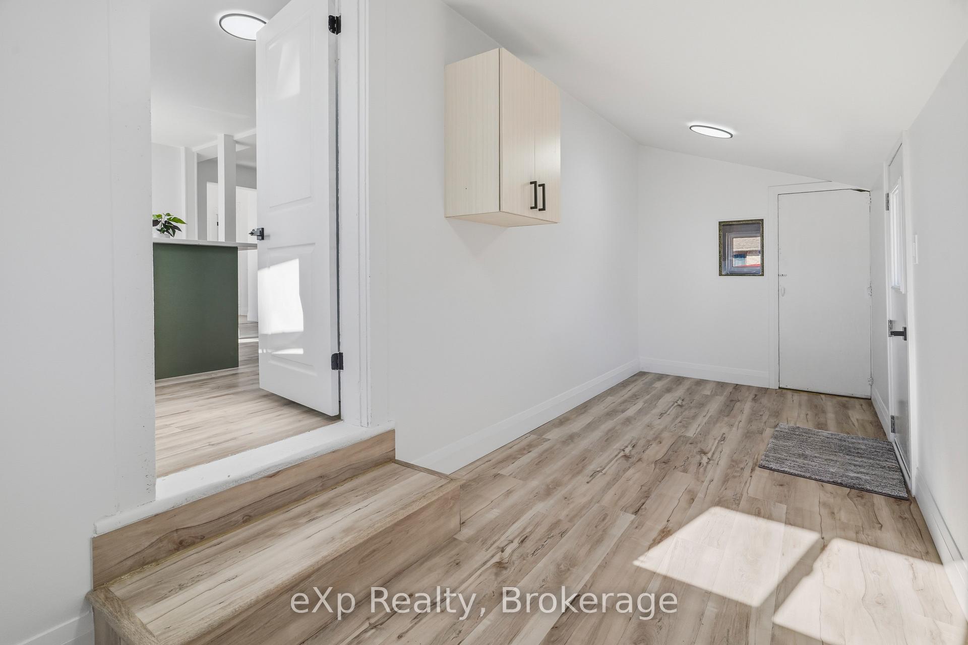 Photo 27 of 192 William Street W, North Middlesex, Parkhill — HOMEH