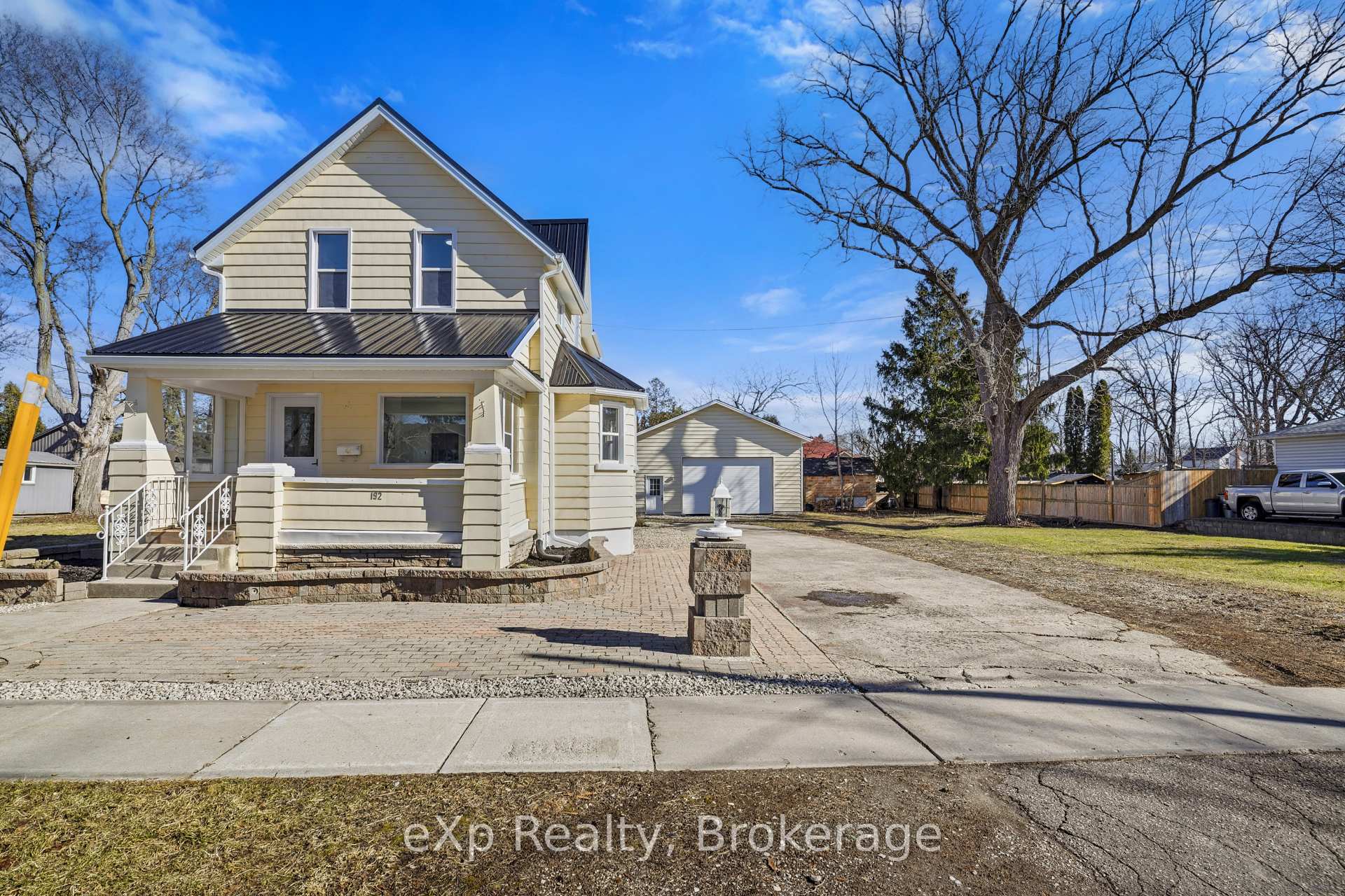 Photo 39 of 192 William Street W, North Middlesex, Parkhill — HOMEH
