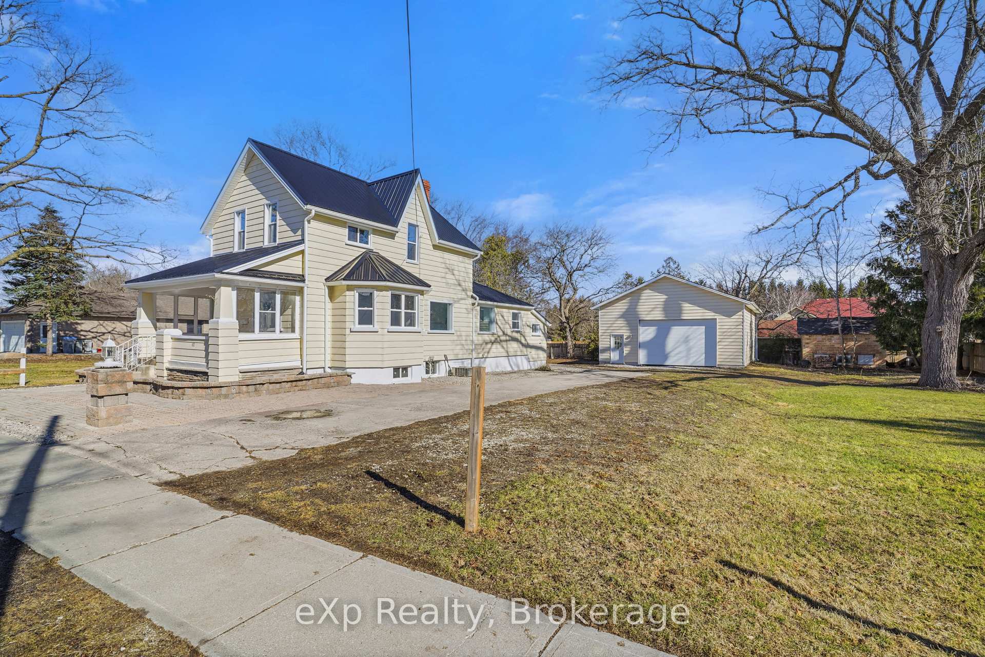 Photo 40 of 192 William Street W, North Middlesex, Parkhill — HOMEH