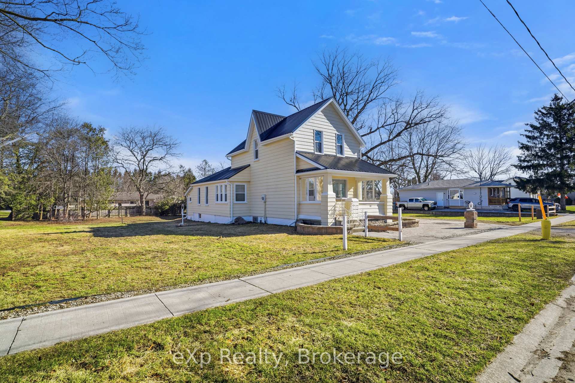 Photo 41 of 192 William Street W, North Middlesex, Parkhill — HOMEH