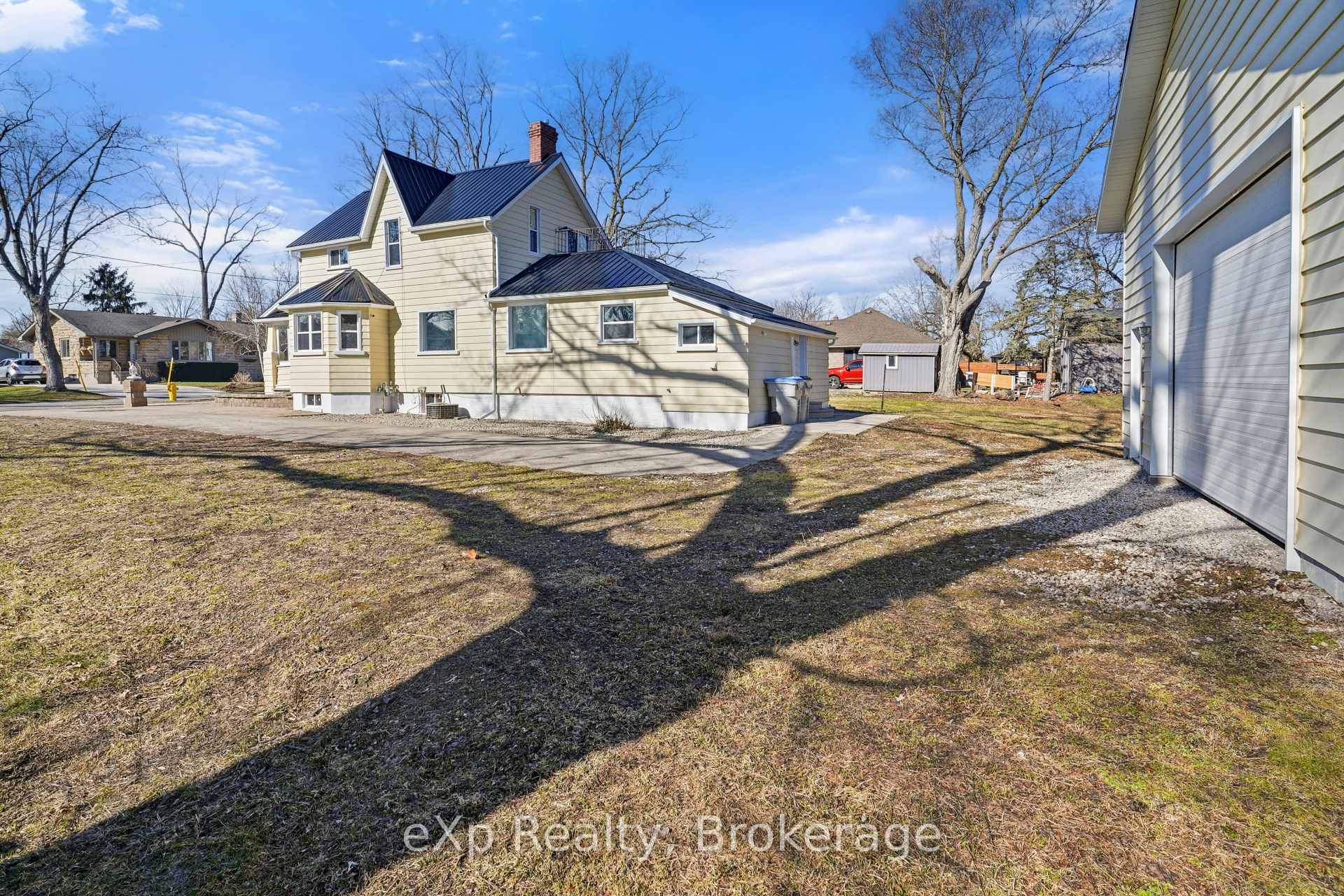 Photo 42 of 192 William Street W, North Middlesex, Parkhill — HOMEH