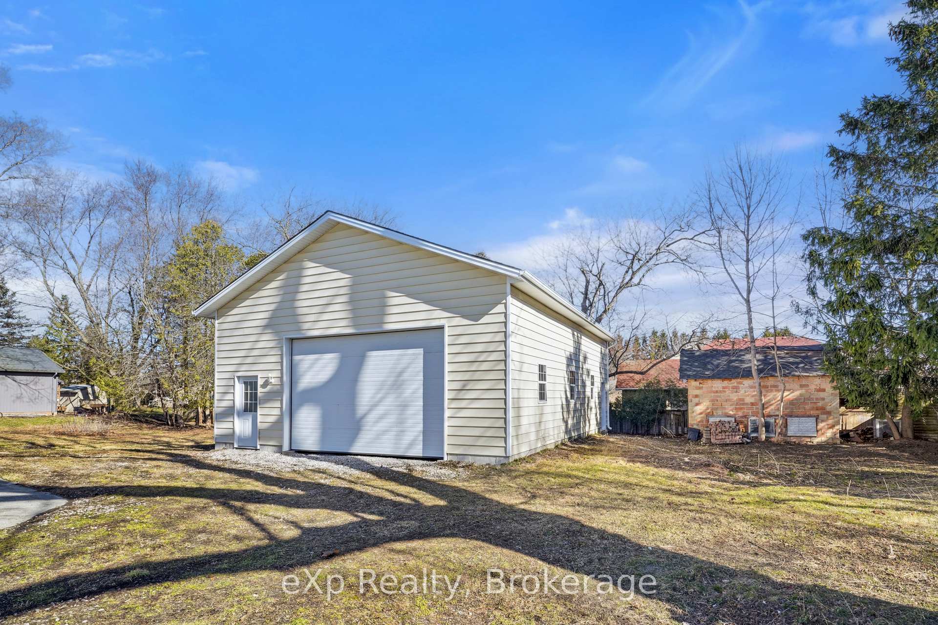 Photo 44 of 192 William Street W, North Middlesex, Parkhill — HOMEH