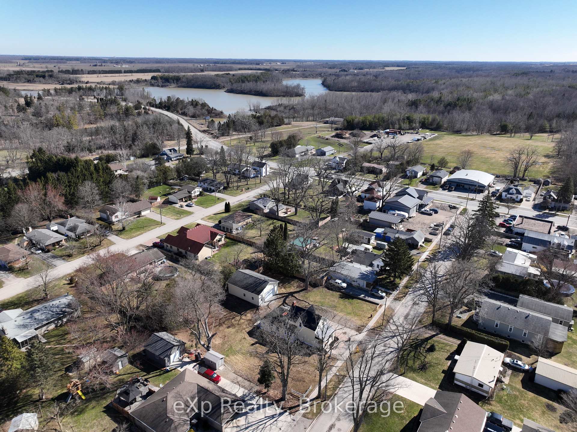 Photo 48 of 192 William Street W, North Middlesex, Parkhill — HOMEH