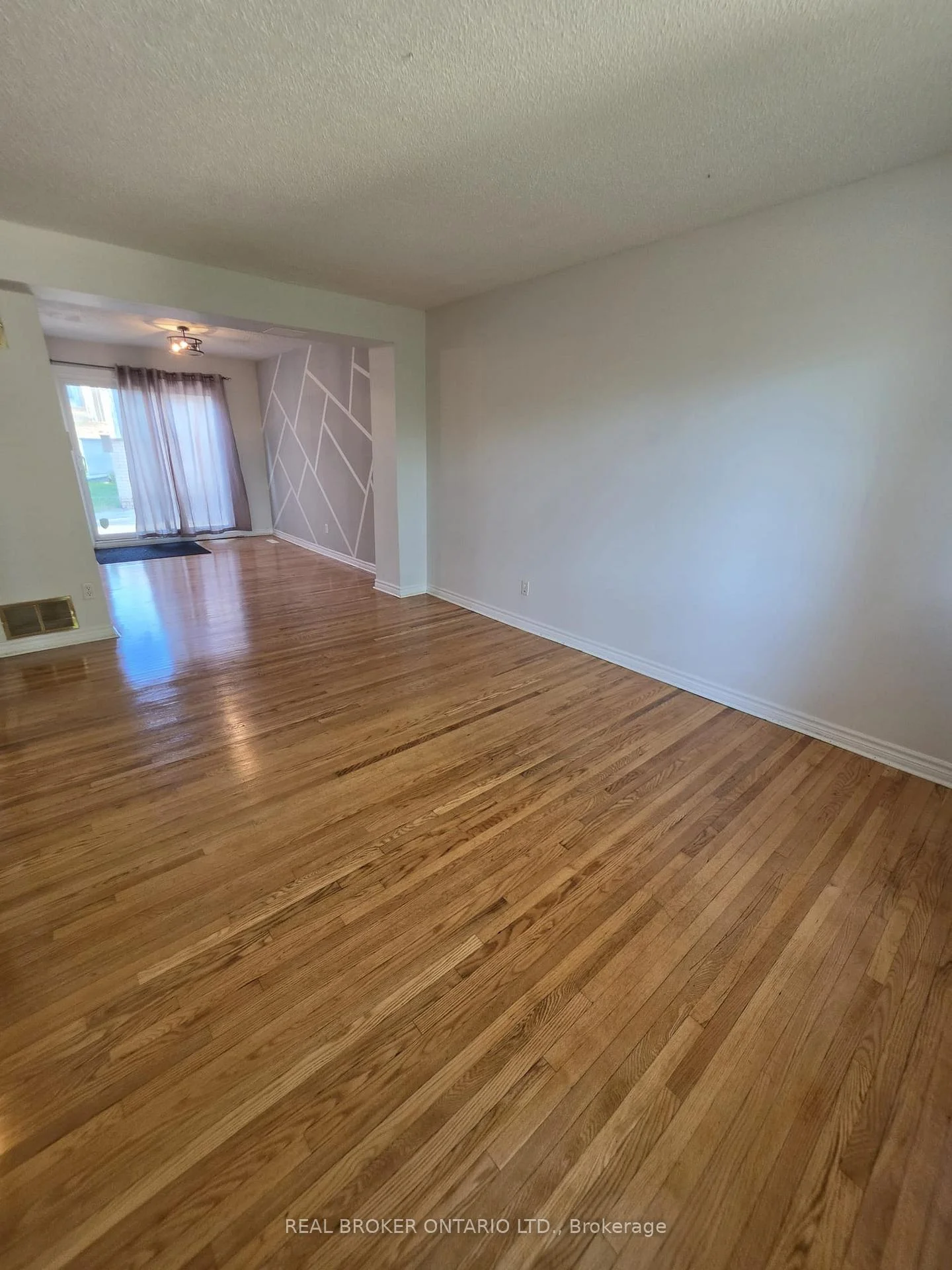 Photo 8 of Unit 12, 275 Blake Street, Barrie, North Shore — HOMEH