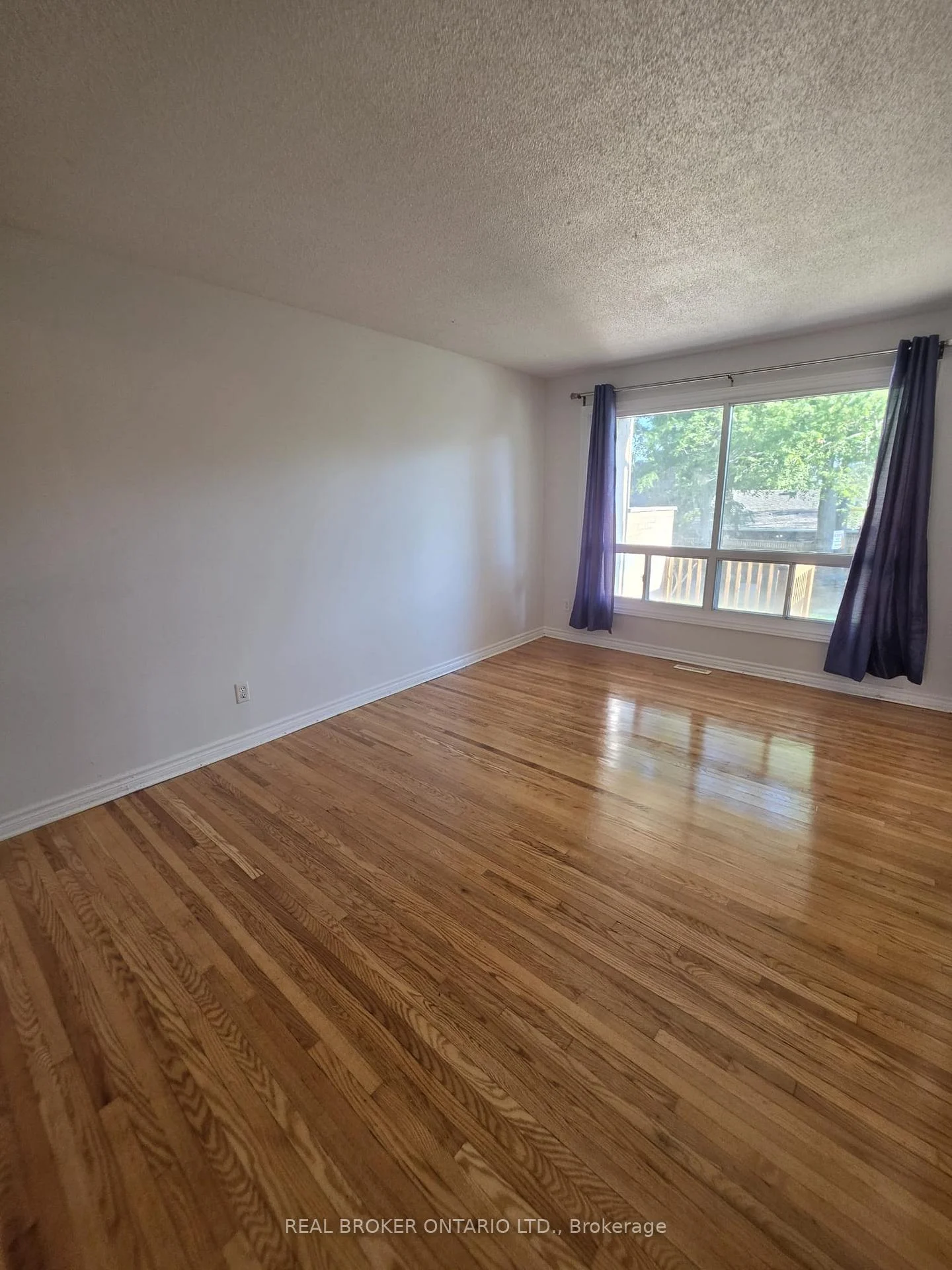 Photo 11 of Unit 12, 275 Blake Street, Barrie, North Shore — HOMEH